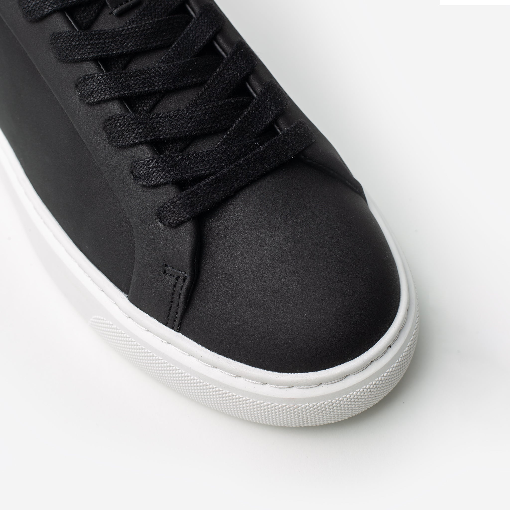 Premium Classic Trainer Sneakers for Men & Women | Comfortable Black Casual Shoes for Walking, Running & Gym Workouts