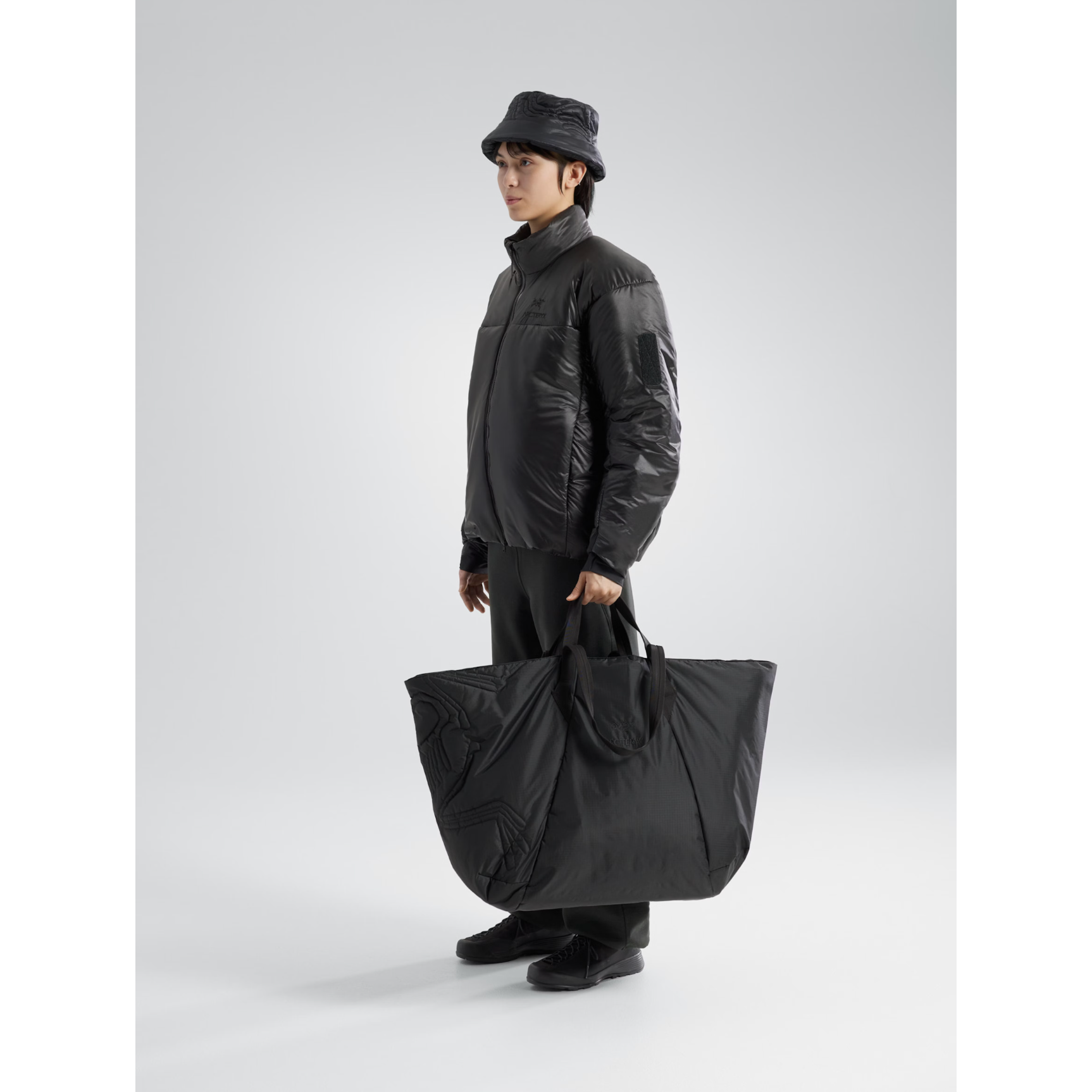 Arc'teryx Ogee Insulated Tote Bag - Waterproof & Lightweight for Women - Perfect for Work, Travel & Outdoor Adventures