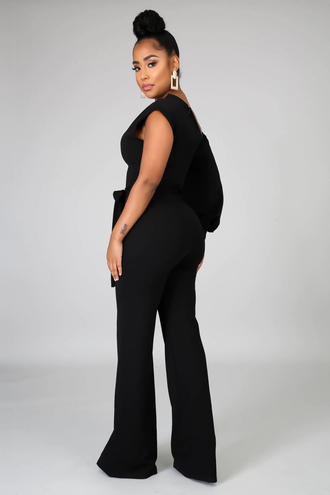 Stylish Black Jumpsuit for Women - Trendy One-Piece Romper with Pockets | Perfect for Casual Outings, Parties & Date Nights