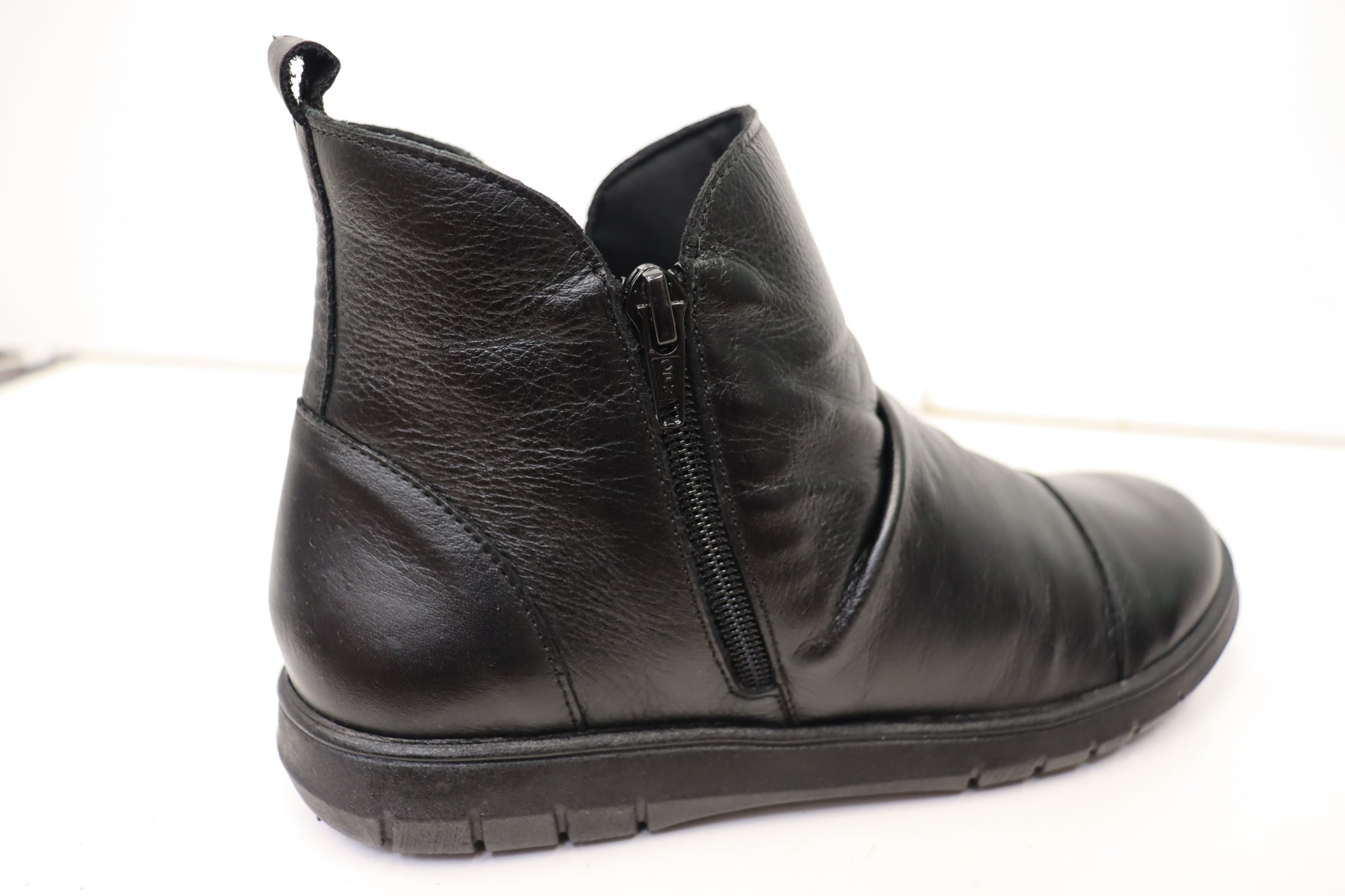 Balatore Claudia Women's Comfortable Leather Ankle Boots - Made in Brazil - Perfect for Casual Outfits, Office Wear & Fall Fashion