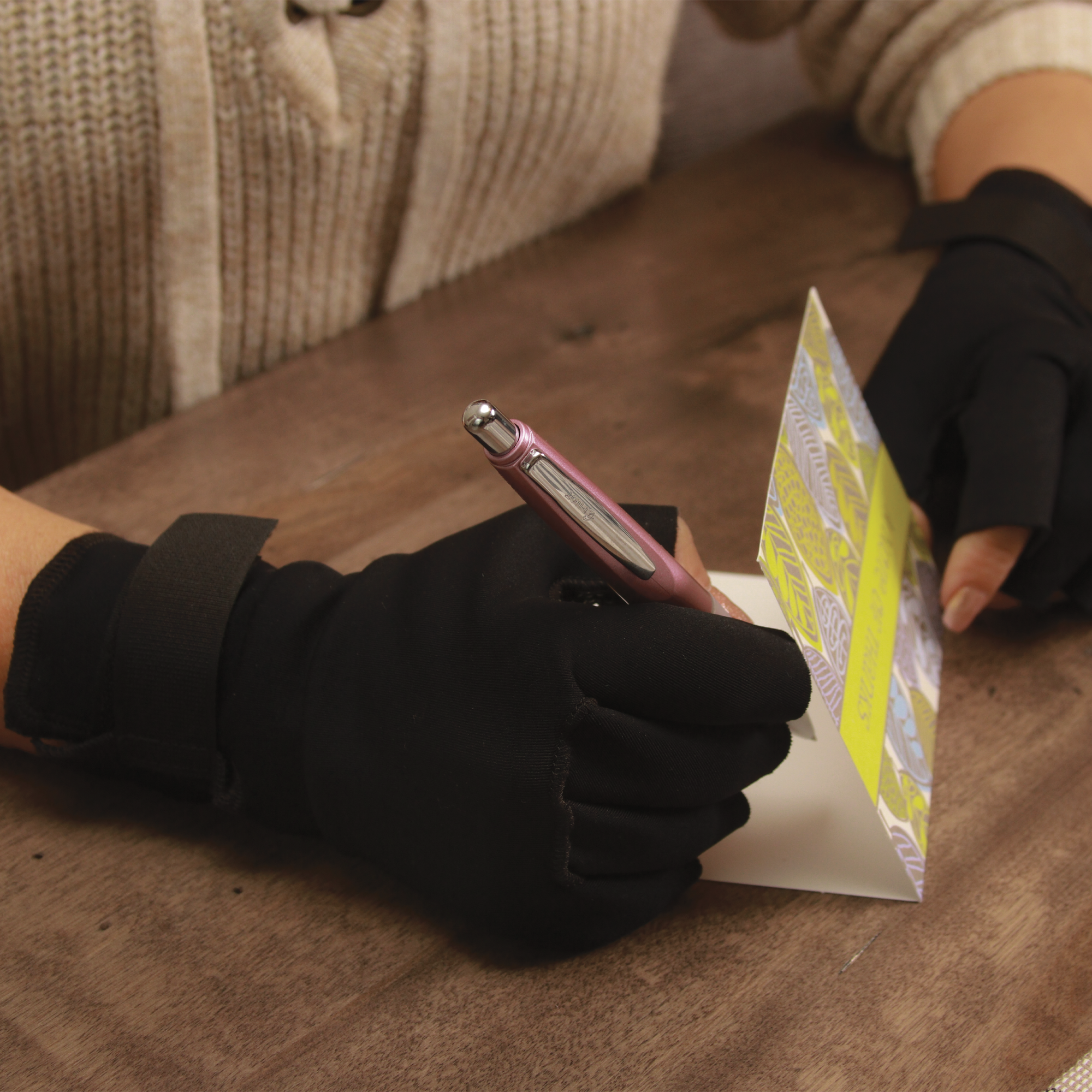 Swede O Thermal Arthritis Gloves for Women & Men - Pain Relief & Warmth - Copper Infused Fingerless Gloves for Hand Pain, Swelling & Circulation - Perfect for Typing, Knitting & Cold Weather Activities