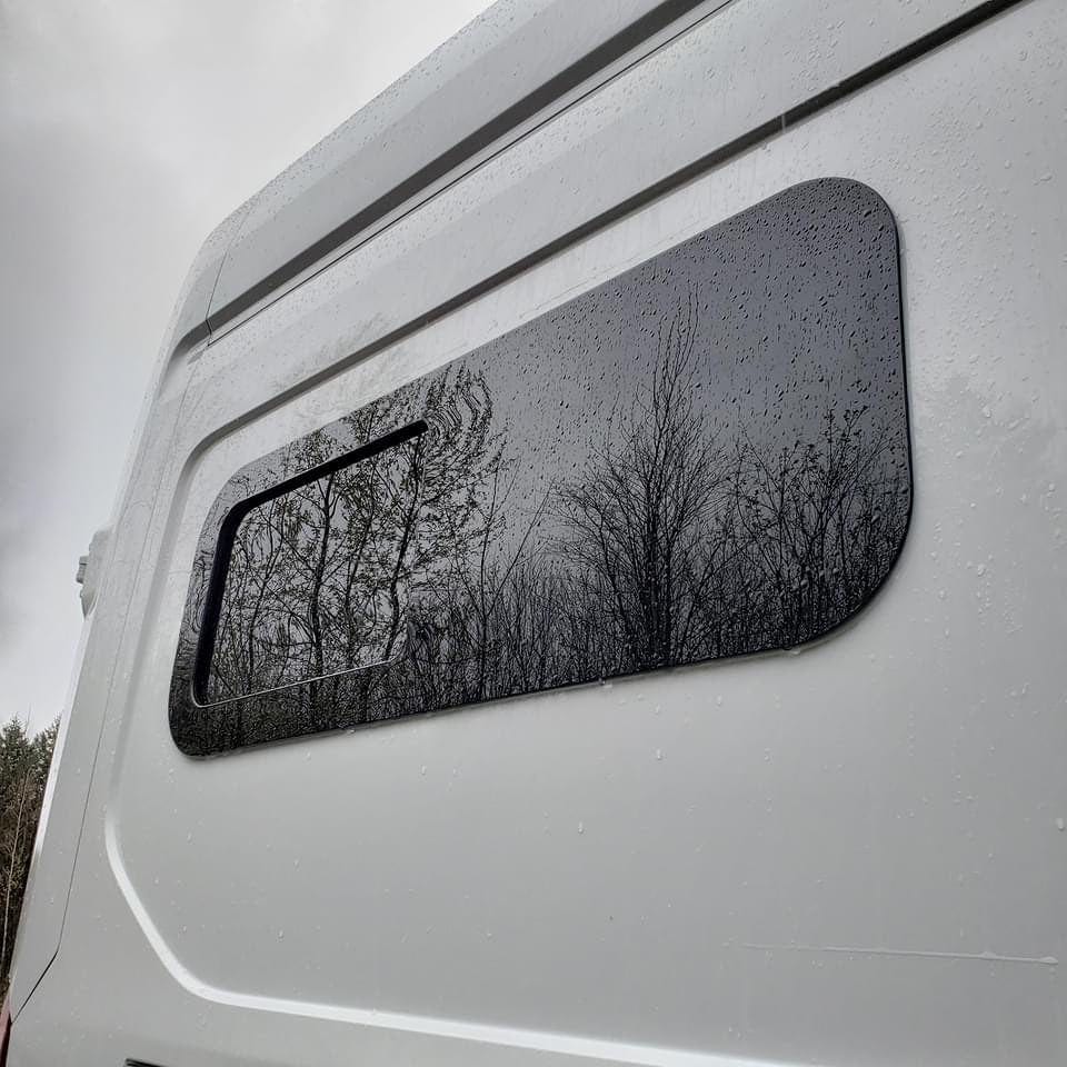 AM Auto Universal Fit Passenger Side Half Slider Screened Window 15H x 40W (UBW R4015 HSS 6300 P) - Perfect for Trucks, Vans & SUVs - Provides Ventilation & Bug Protection on Road Trips