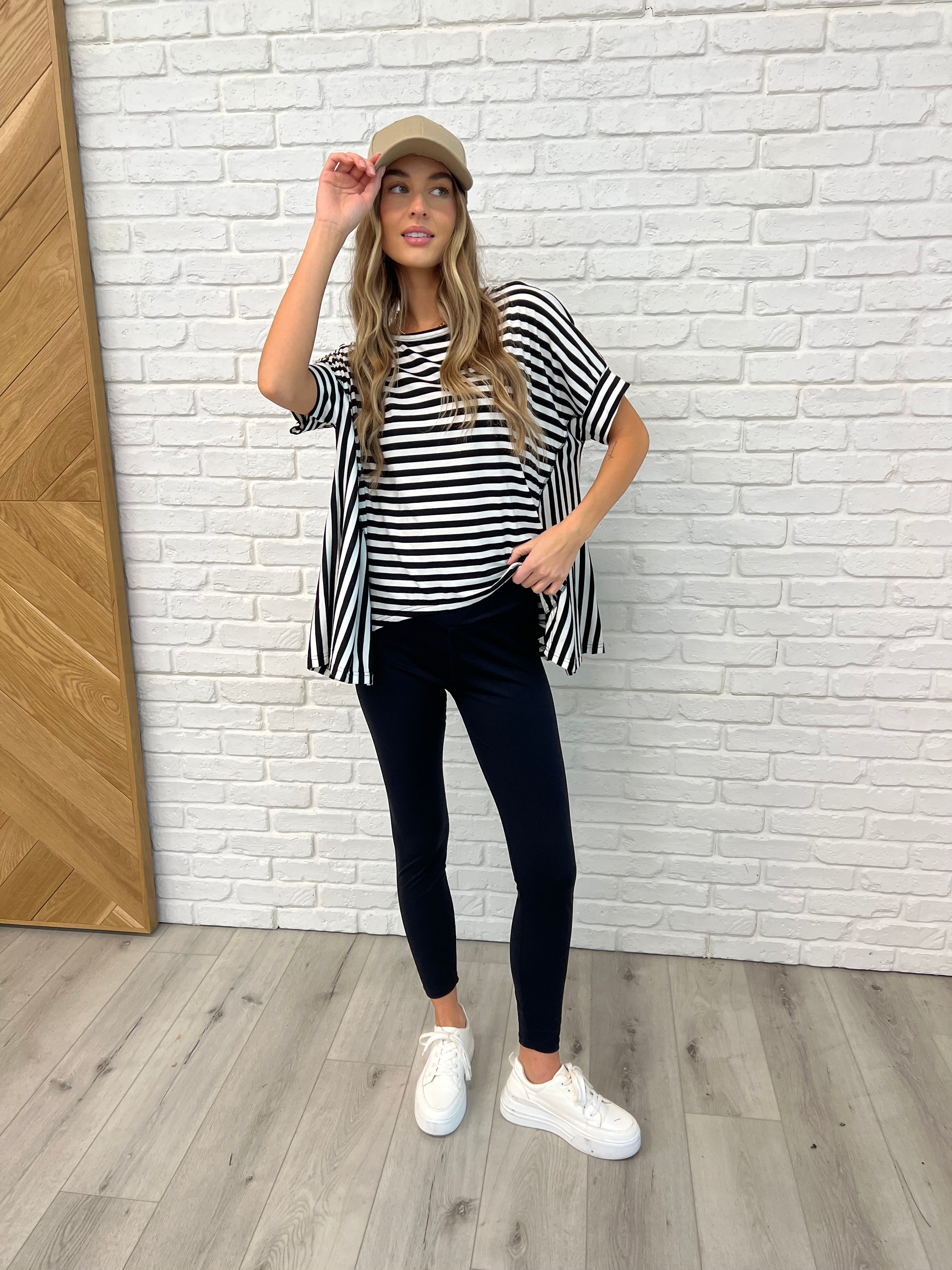 Trendy Striped Oversized Top for Women - Comfortable & Stylish Loose Fit Blouse for Casual Outings, Layering, and Everyday Wear
