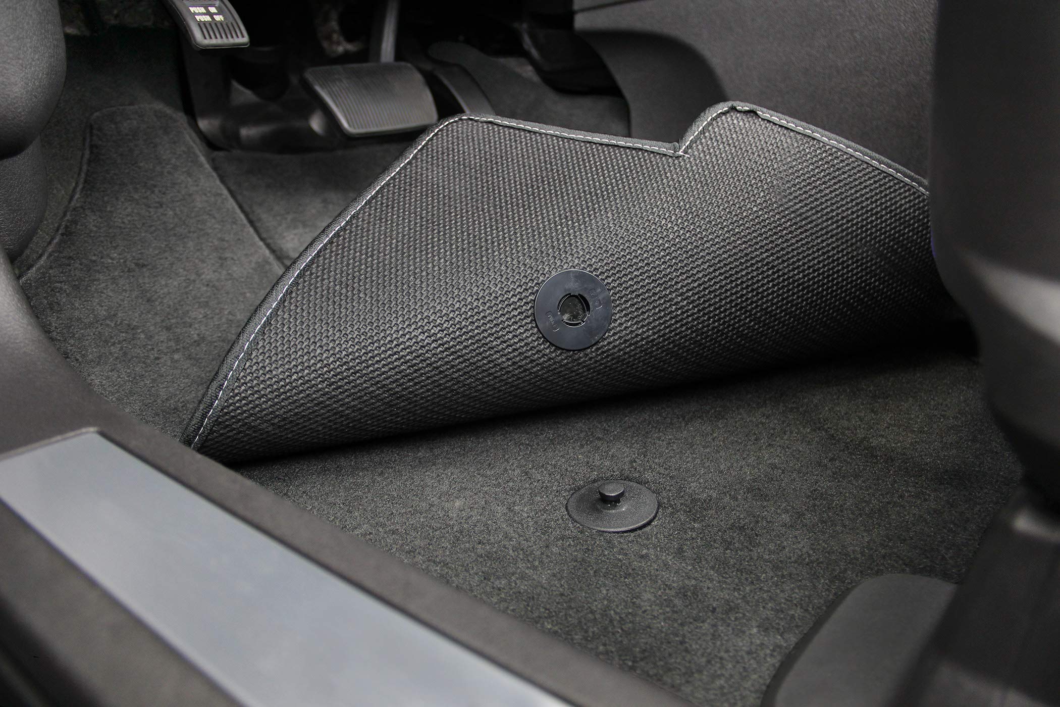 Premium Custom-Fit Carpeted Floor Mats for Jeep Grand Cherokee 2017-2019 - Luxury Black 4-Piece Set (TrailHawk) | All-Weather Protection & Enhanced Interior Style | Perfect for Daily Commute, Road Trips & Off-Road Adventures