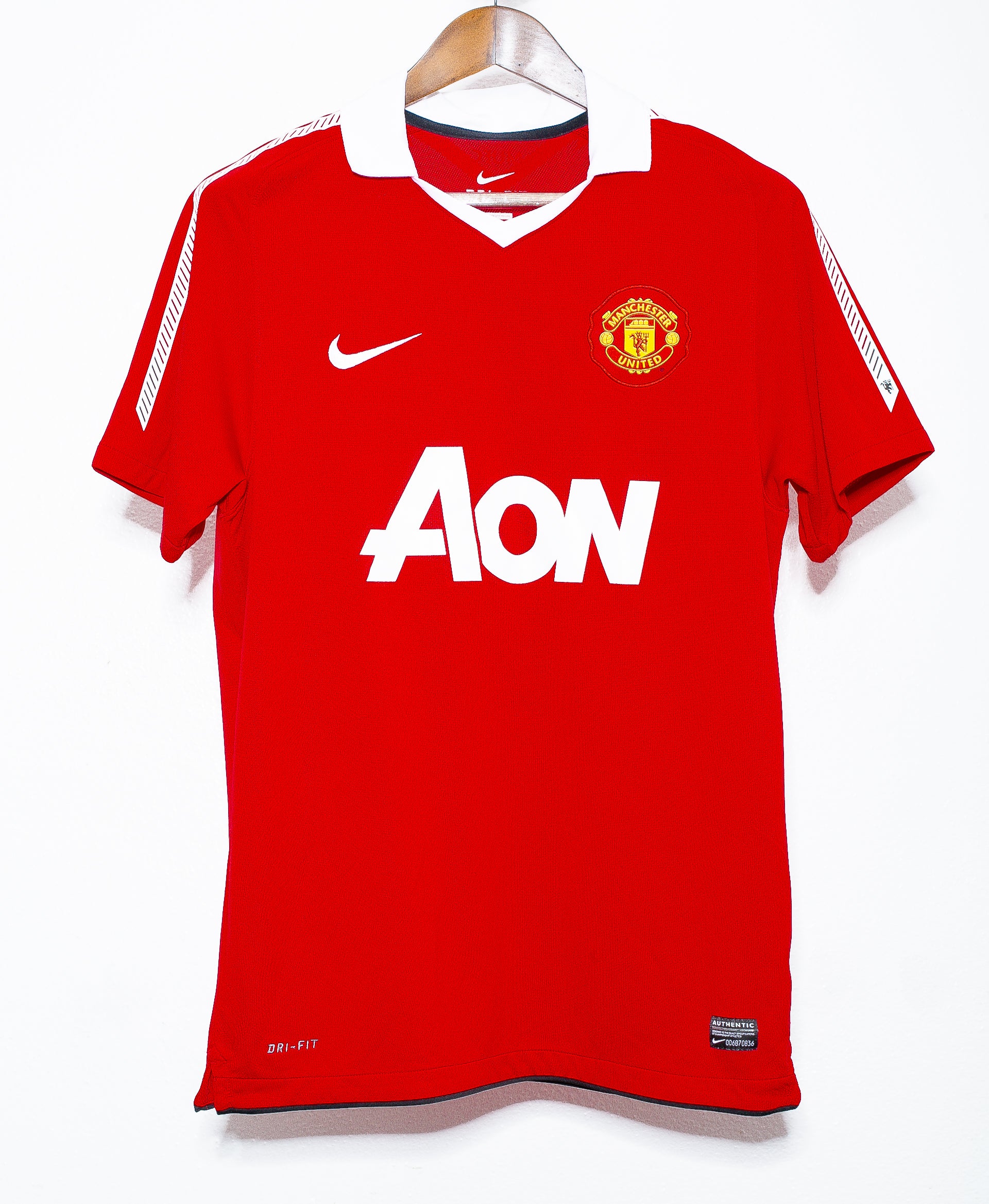 2010-2011 Manchester United #10 Wayne Rooney Jersey (Size M) - Authentic Soccer Shirt for Fans & Collectors - Perfect for Match Days & Sports Memorabilia Display