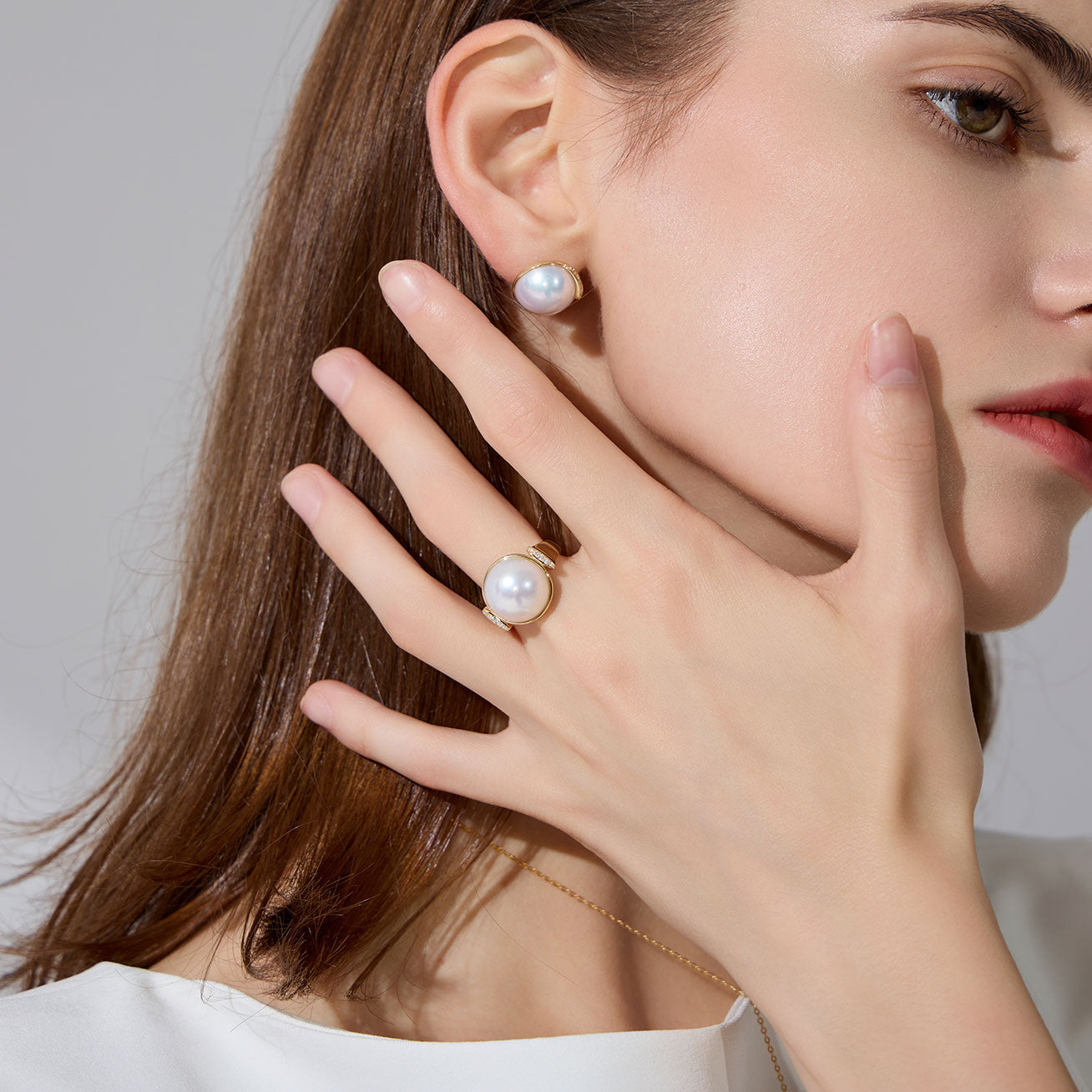 18K Gold Diamond & Edison Pearl Ring KR00059 - Elegant Jewelry for Weddings, Anniversaries & Special Occasions