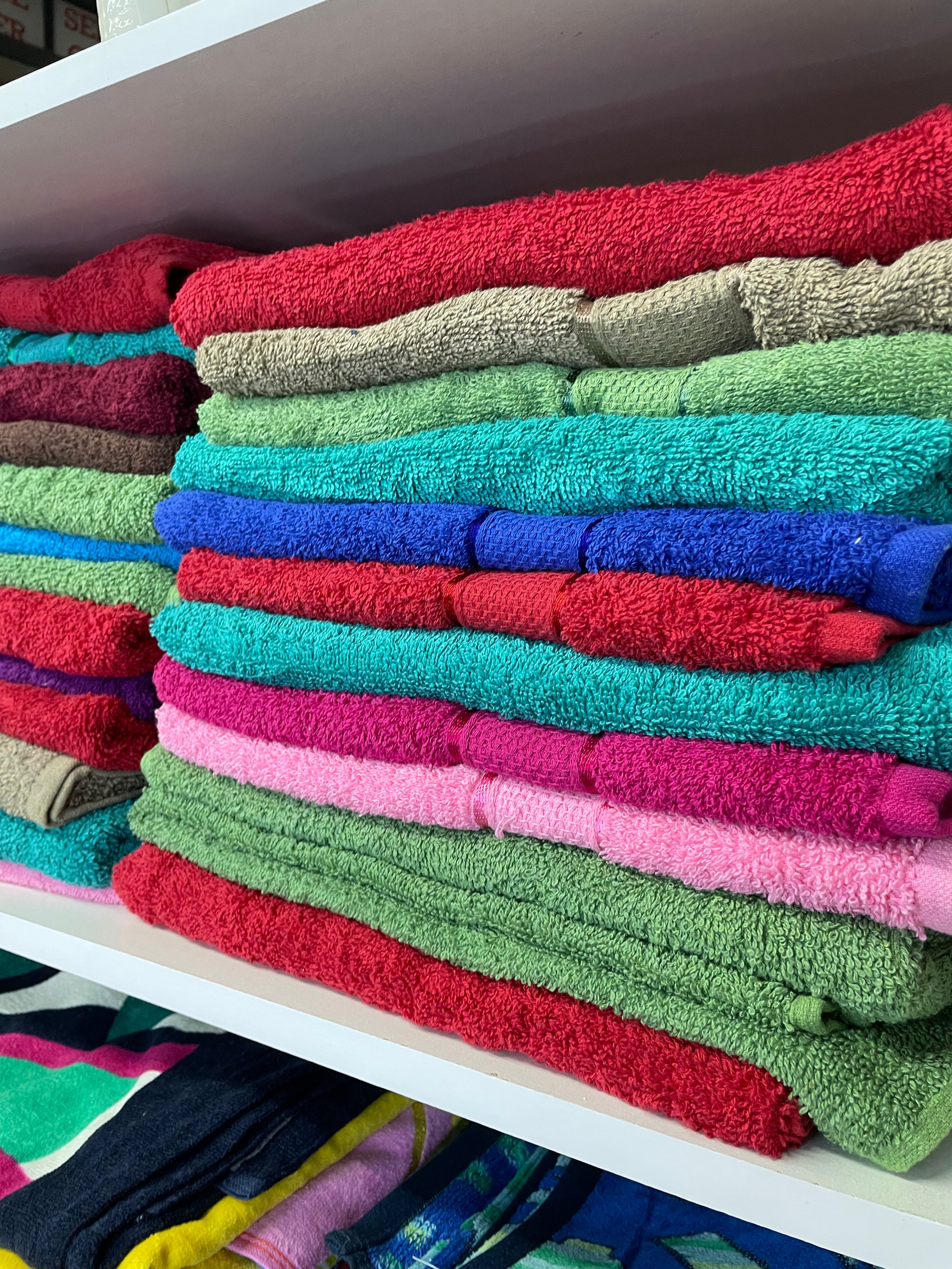 Premium Classic Colored Bath Towels - Soft & Absorbent Long Cotton Towels for Spa, Beach & Home Use