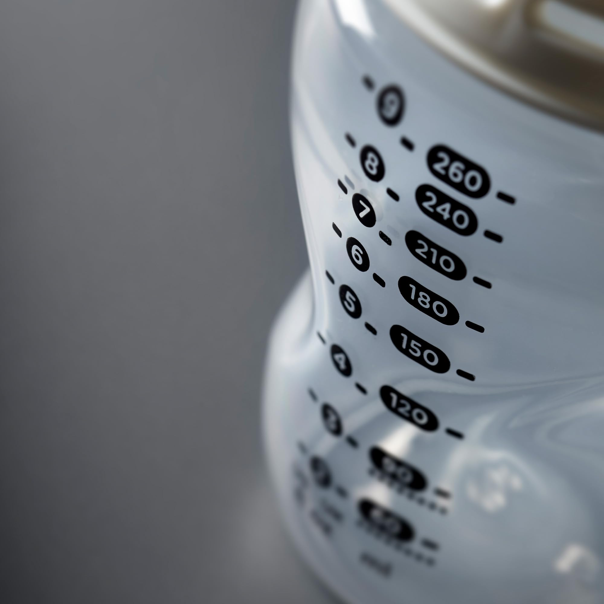 Tommee Tippee Baby Bottles 260ml (Twin Pack) - BPA-Free, Anti-Colic, Easy-Grip - Perfect for Newborns & Infants - Ideal for Breastfeeding, Formula Feeding & On-the-Go Use