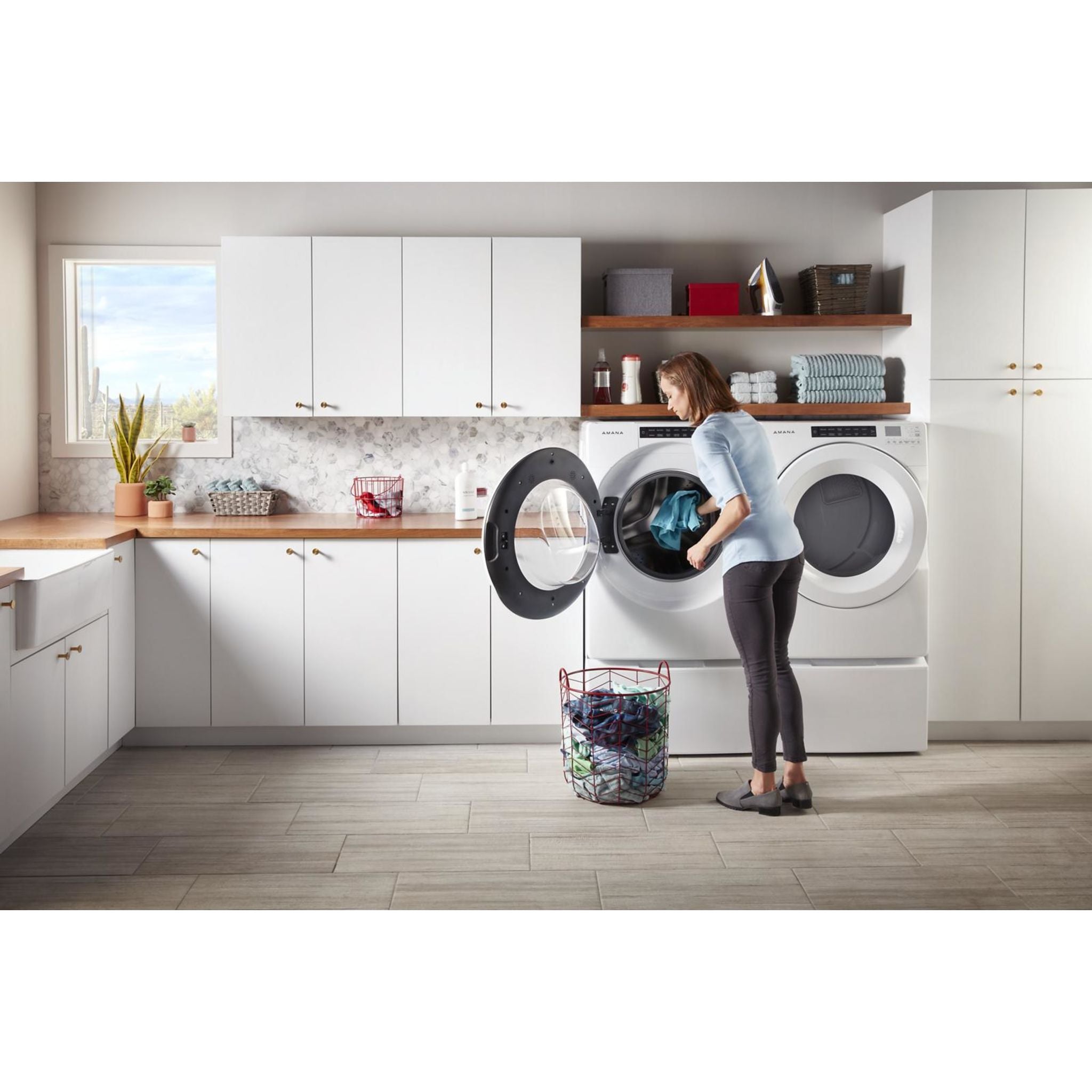 Amana NGD5800HW White Gas Dryer - High Efficiency, Large Capacity for Home Laundry - Perfect for Families & Heavy Loads