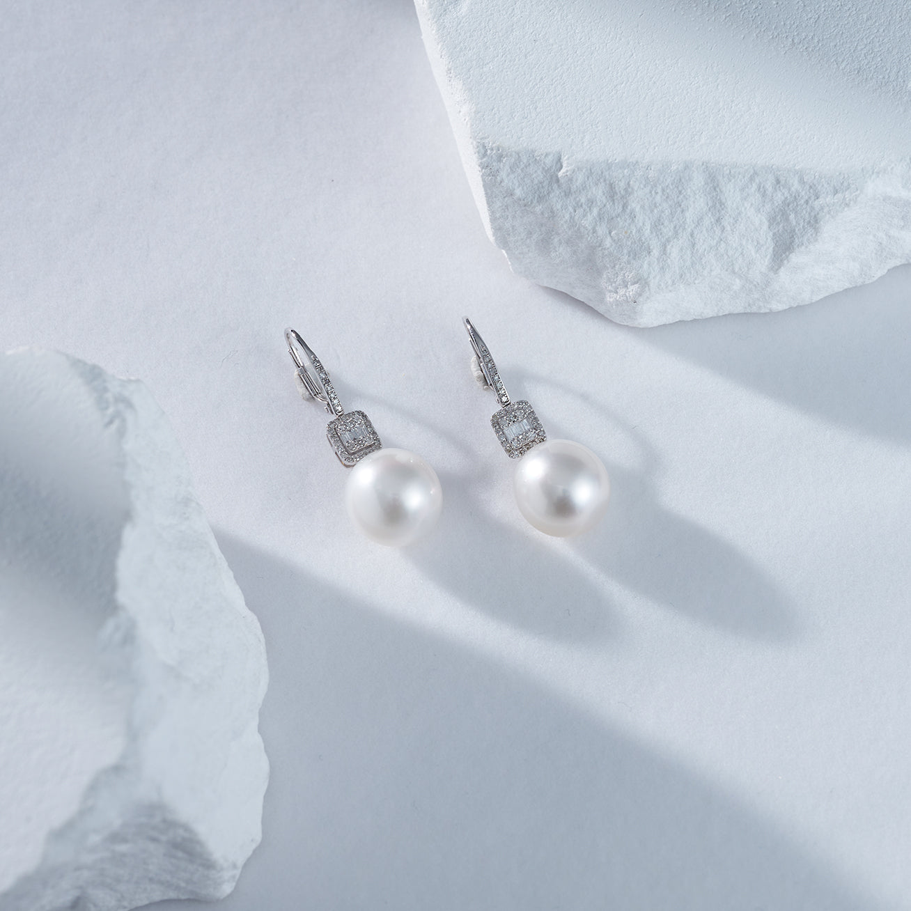 18K Solid Gold Diamond Australian White Pearl Earrings - Luxury Dangle Drop Earrings for Women, Perfect for Weddings, Parties & Special Occasions