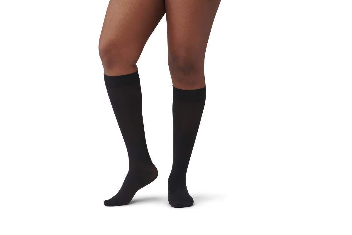 CURAD Knee High 15-20mmHg Compression Socks for Women & Men - Medical Grade Support for Circulation, Swelling, Varicose Veins - Perfect for Travel, Nursing, Running & Recovery