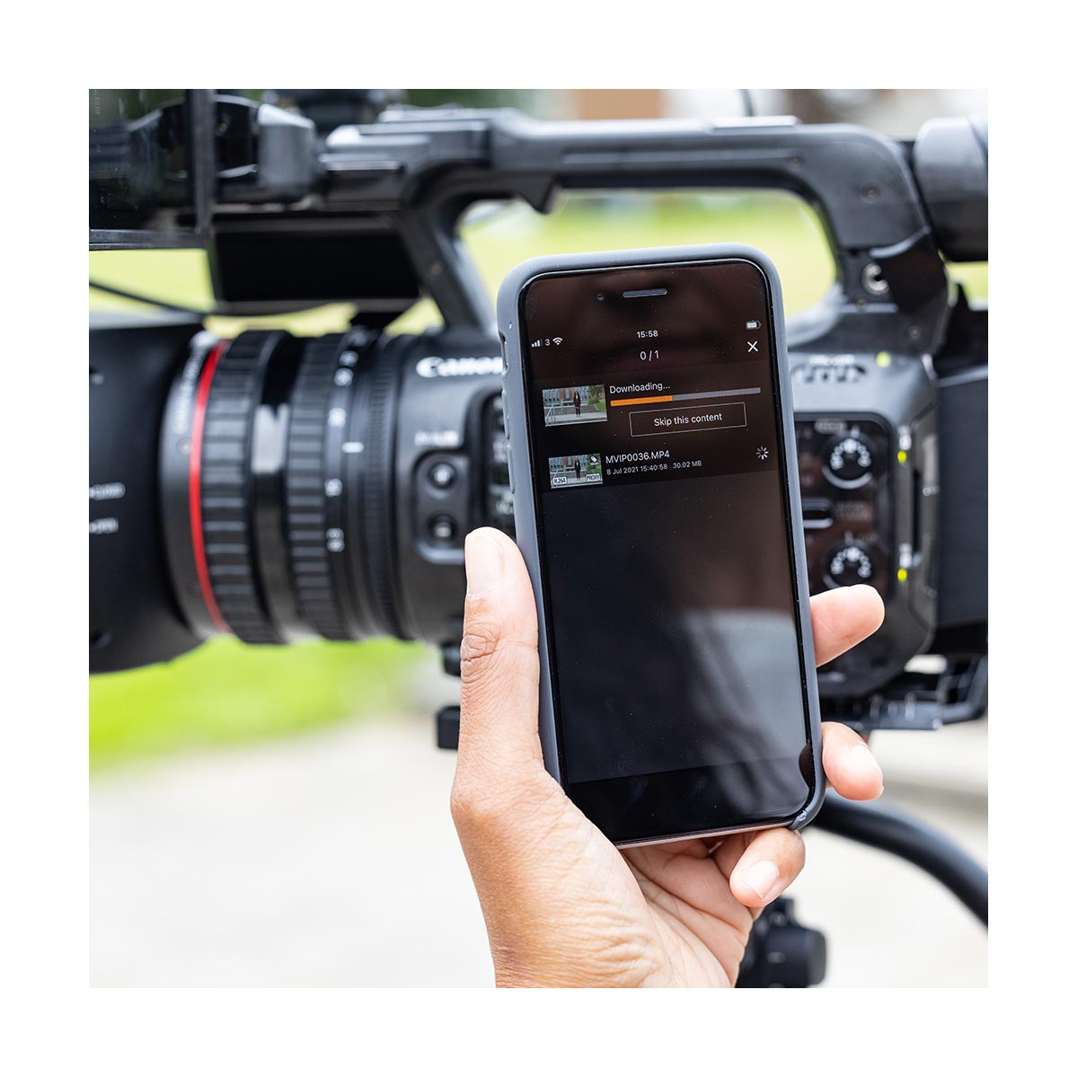 Canon XF605 Professional 4K UHD HDR Camcorder - Perfect for Filmmaking, Live Streaming & Broadcast Journalism