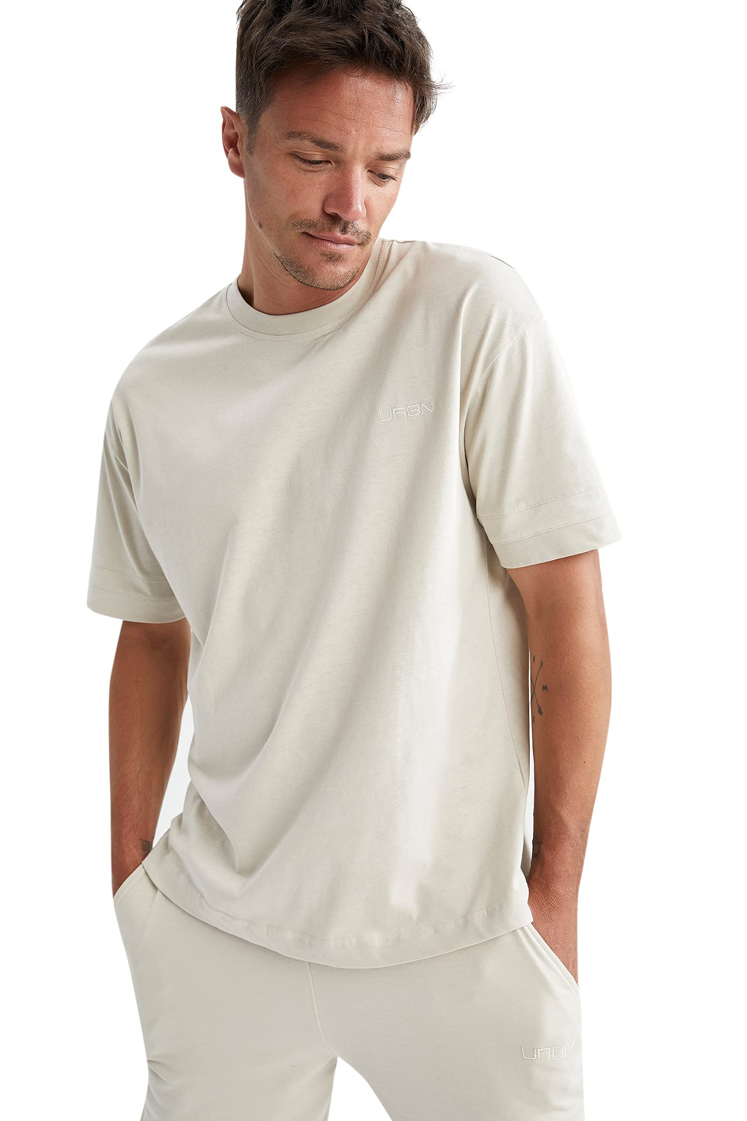 DeFacto Men's 100% Cotton Oversized Short Sleeve Crew Neck T-Shirt - Comfortable Loose Fit Casual Tee for Streetwear, Lounge & Everyday Wear