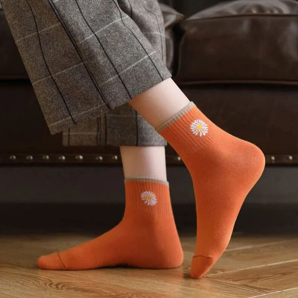 6/12 Pairs Women's Vintage Daisy Floral Crew Socks - Cute Ankle Socks for Casual Wear, Dresses & Everyday Outfits