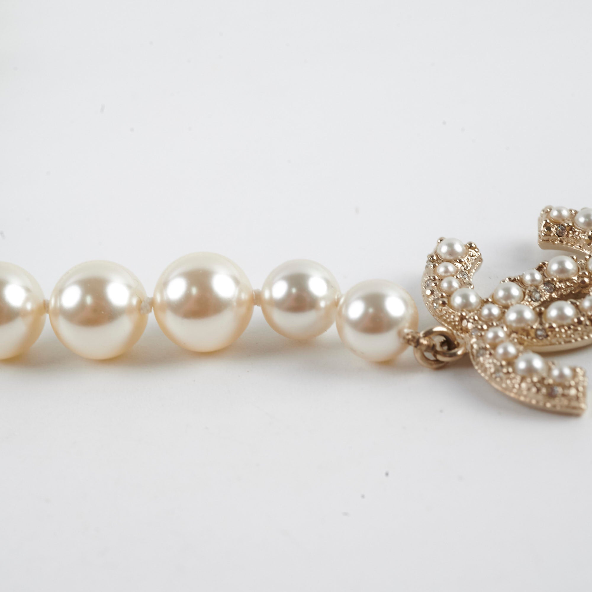 Chanel CC Pearl Choker Necklace - Elegant Pearl & CC Logo Design for Women | Perfect for Parties, Weddings & Special Occasions