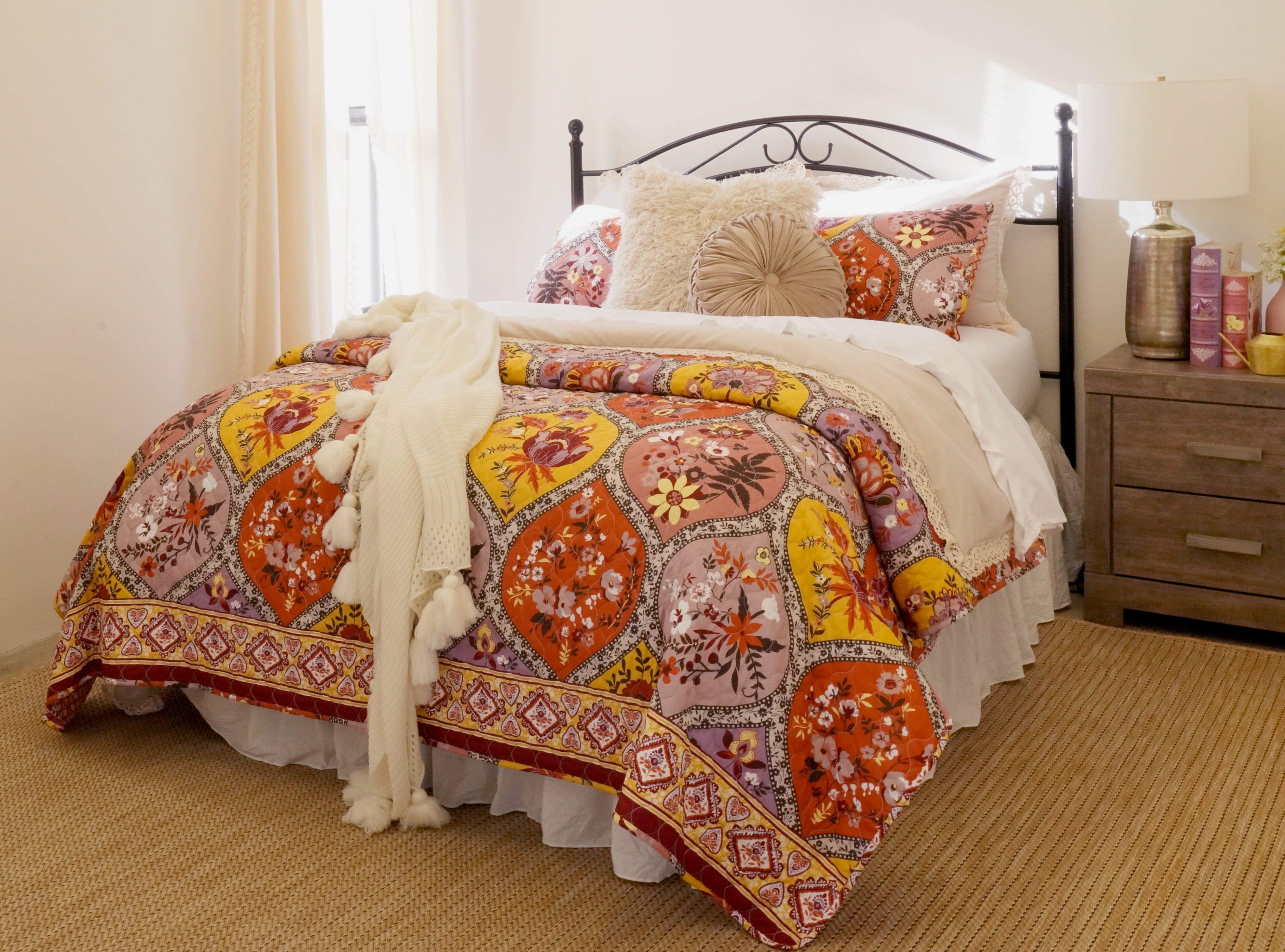 Bohemian Flower Cotton Quilt 3-Piece Bedding Set | Soft & Breathable Comforter, Pillow Shams & Bed Skirt | Perfect for Boho Chic Bedroom Decor & Guest Room Styling