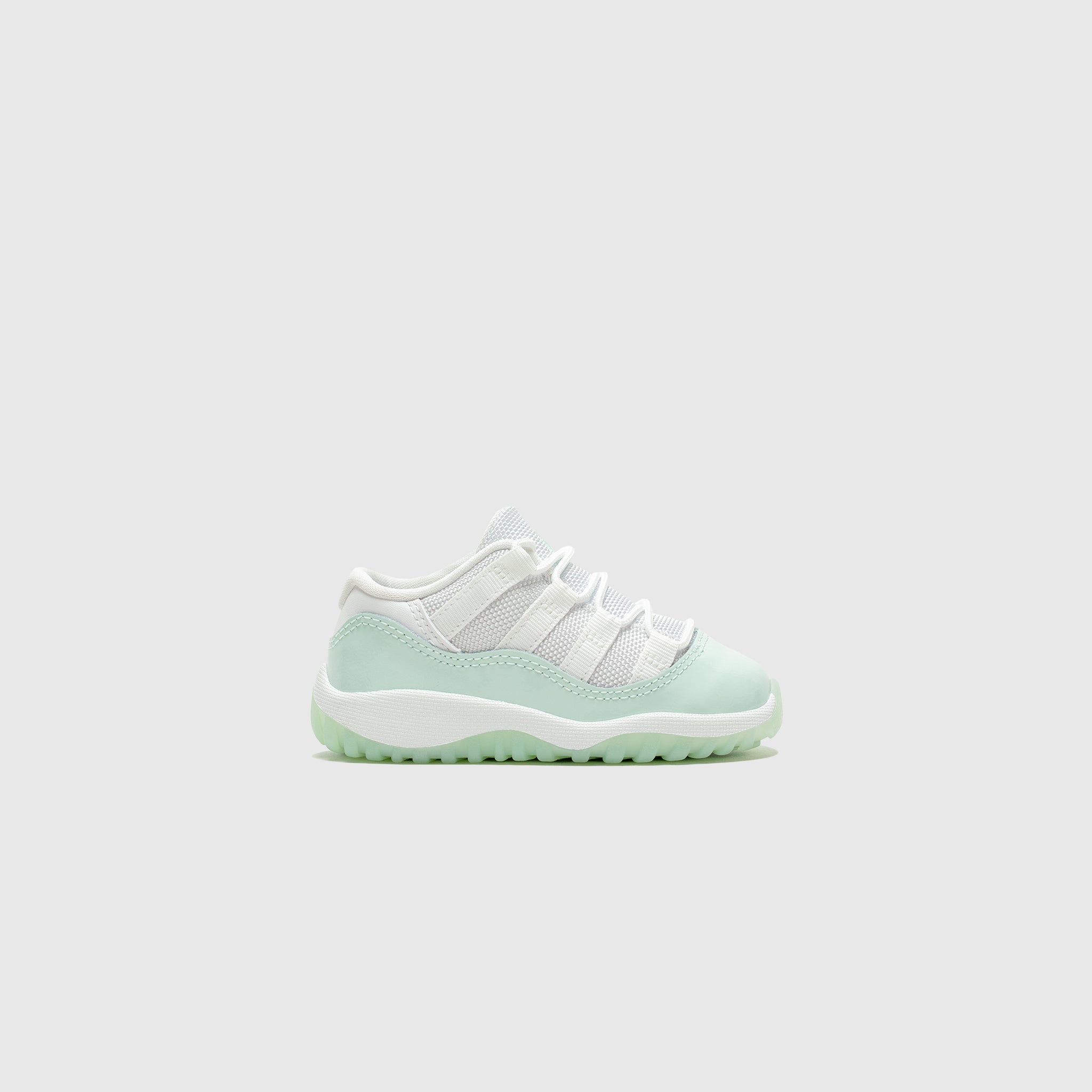 AIR JORDAN 11 RETRO LOW (TD) IGLOO - Kids' Basketball Shoes for Boys & Girls - Lightweight Sneakers for Sports & Casual Wear - Perfect for Court Play and Street Style