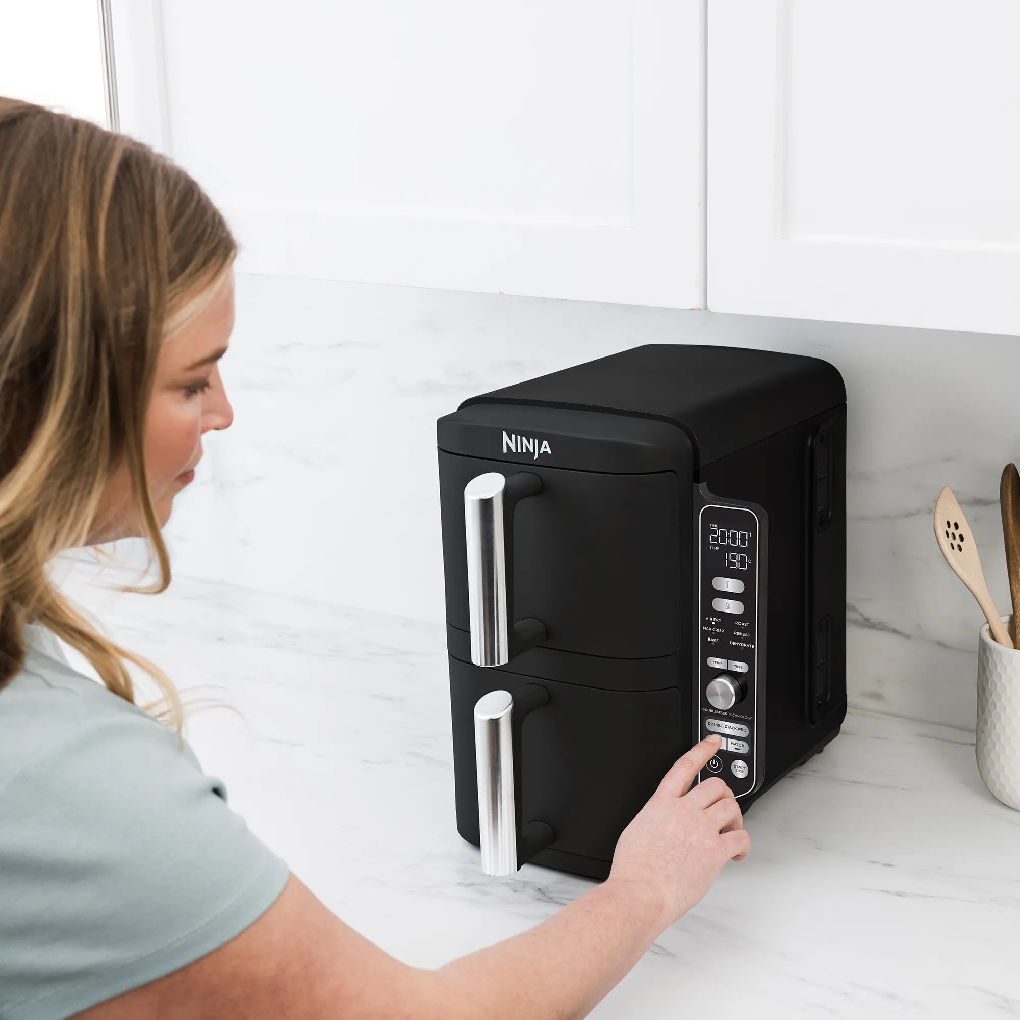 Ninja DoubleStack XXXL 9.5L 2 Drawer Air Fryer - Large Capacity Air Fryer Oven for Family Cooking, Healthy Oil-Free Frying, Baking & Roasting - Perfect for Home Kitchen, Parties & Meal Prep