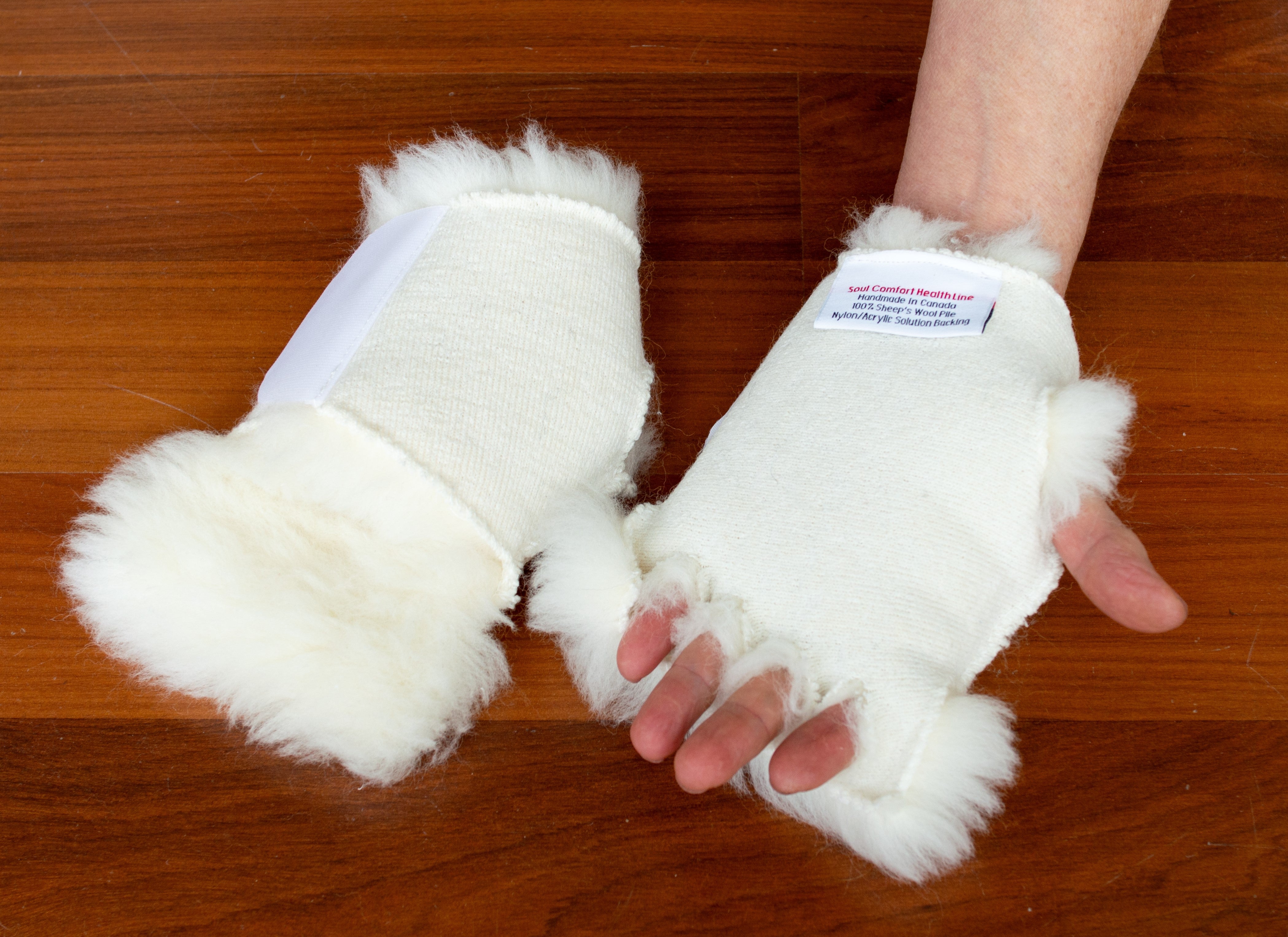 Premium Wool Hand Protector - Soft & Warm Winter Gloves for Men & Women - Ideal for Outdoor Activities, Skiing, Hiking & Cold Weather Protection