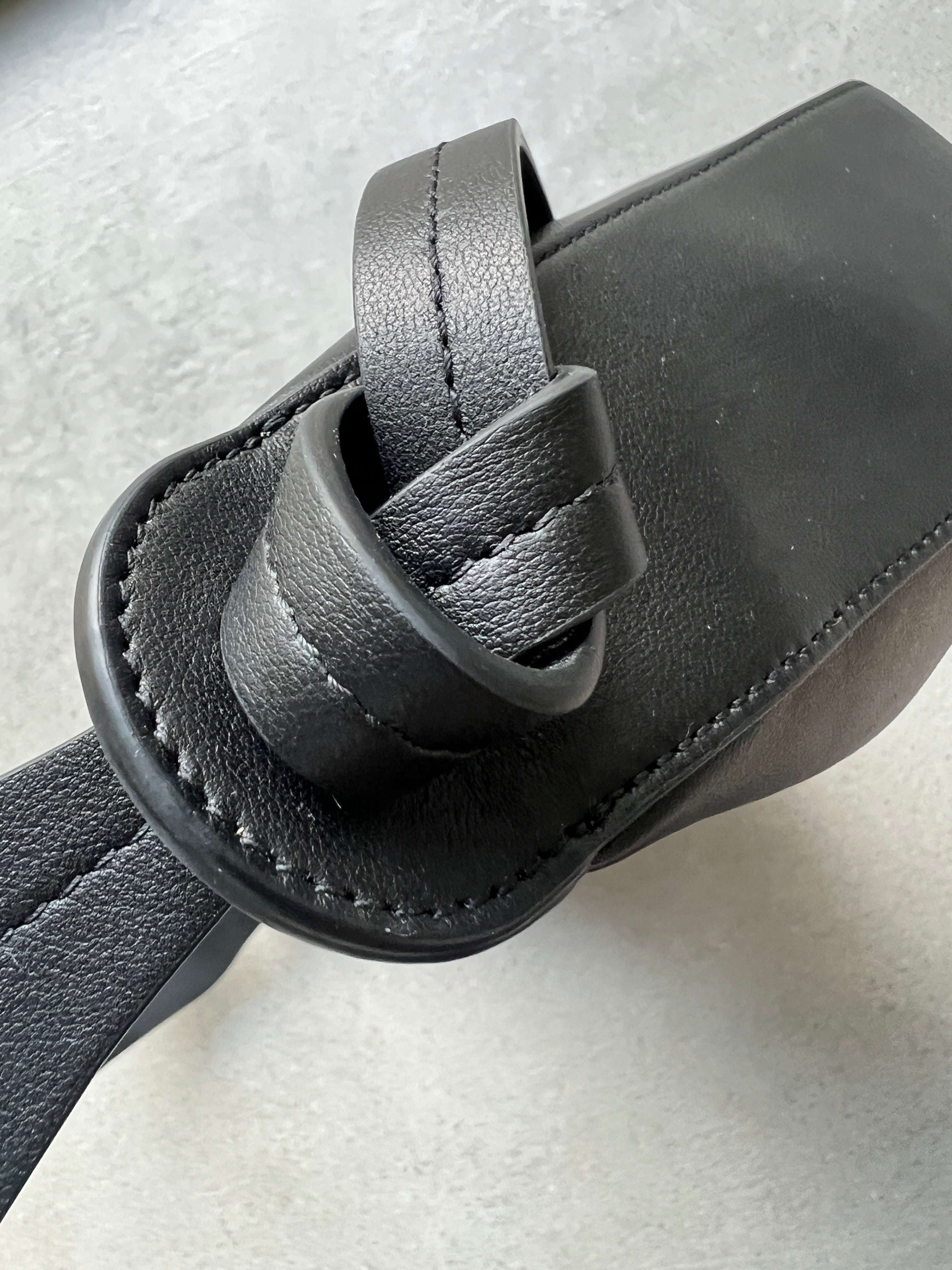 Stylish Black Knot Banana Crossbody Bag for Women - Perfect for Travel, Shopping & Everyday Use