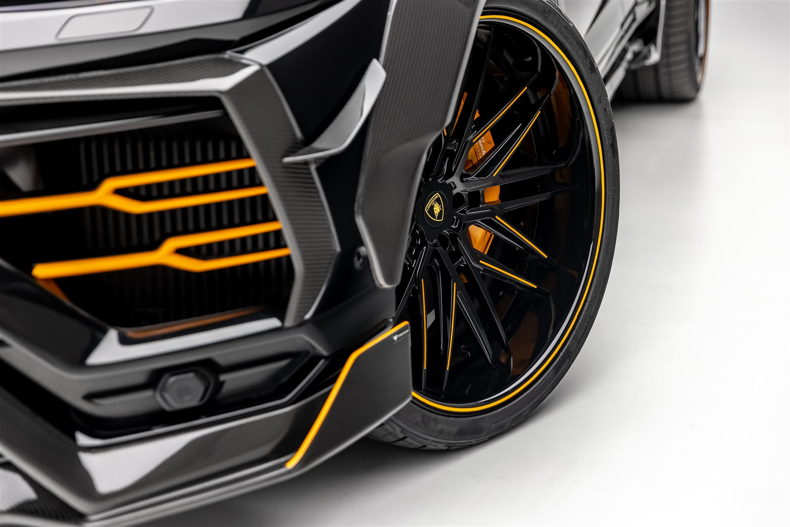Lamborghini Urus Rampante Special Edition SUV - Luxury High-Performance Sports Car for Off-Road & City Driving