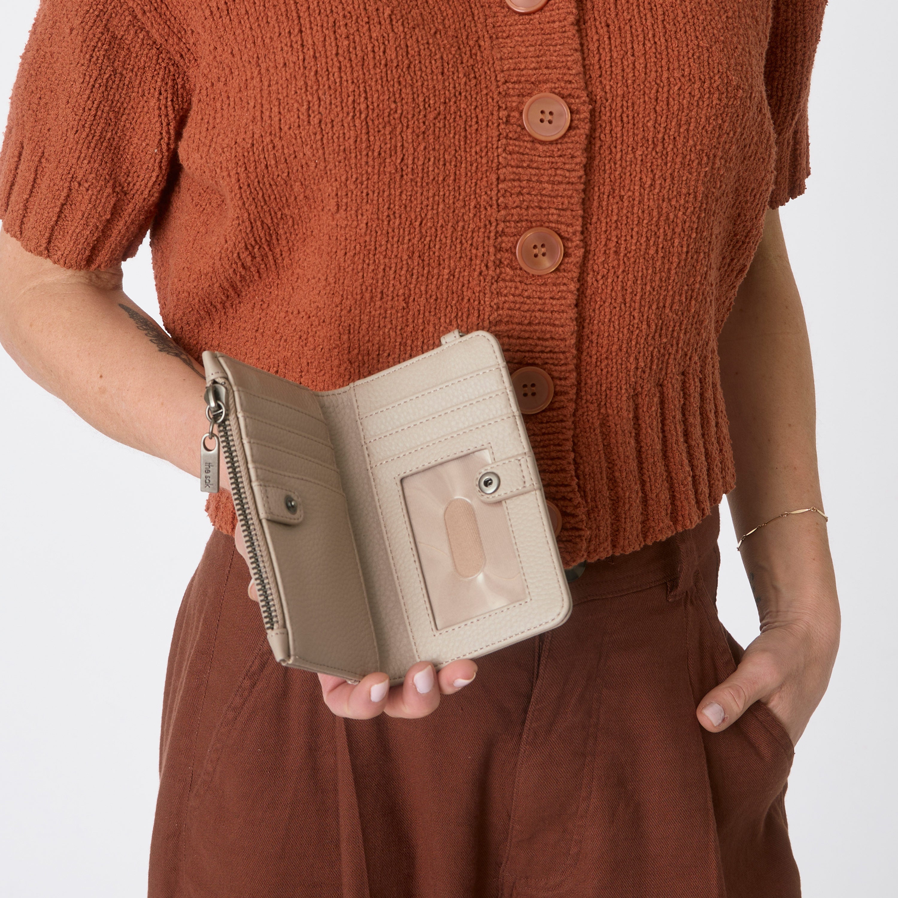 Encino Essential Wallet - Slim RFID Blocking Leather Wallet for Men & Women | Perfect for Travel, Business & Everyday Use