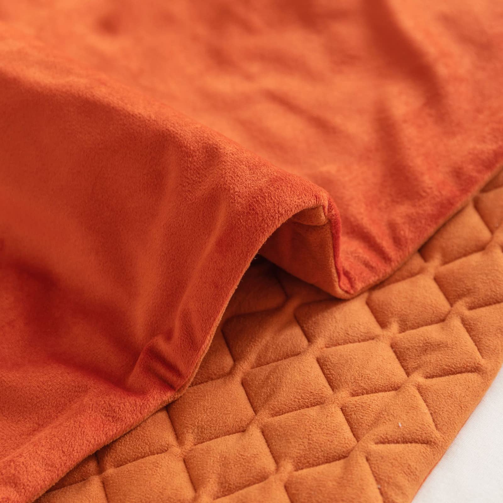 Dutch Velvet Bed Runner - Quilted Jacquard Argyle Pattern Reversible Bedspread (45x240cm) - Luxury Bedding Scarf for Bedroom, Hotel & Wedding Room Decoration - Perfect for Queen & King Size Beds