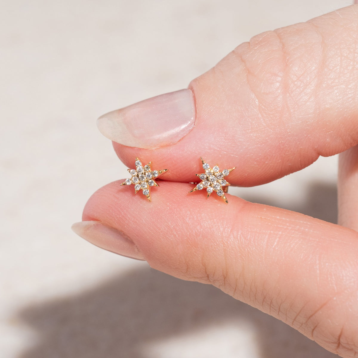 Solid Gold Diamond Stud Earrings for Women - 14K White Gold Dainty Star-Shaped Earrings for Everyday Wear & Special Occasions