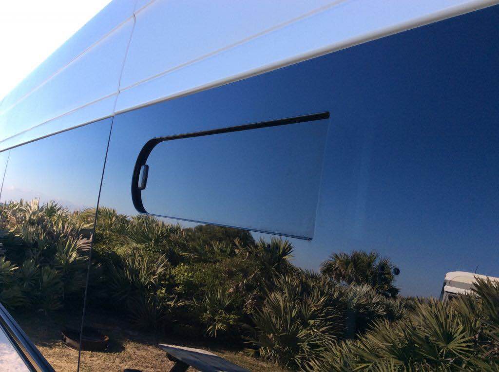 AM Auto Mercedes Sprinter (2007+) 170WB Driver Side Rear Quarter Top Slider Screened Window - Replacement Part for Van Conversions & Campers - Perfect for RV, Cargo Van & Mobile Workshop Ventilation