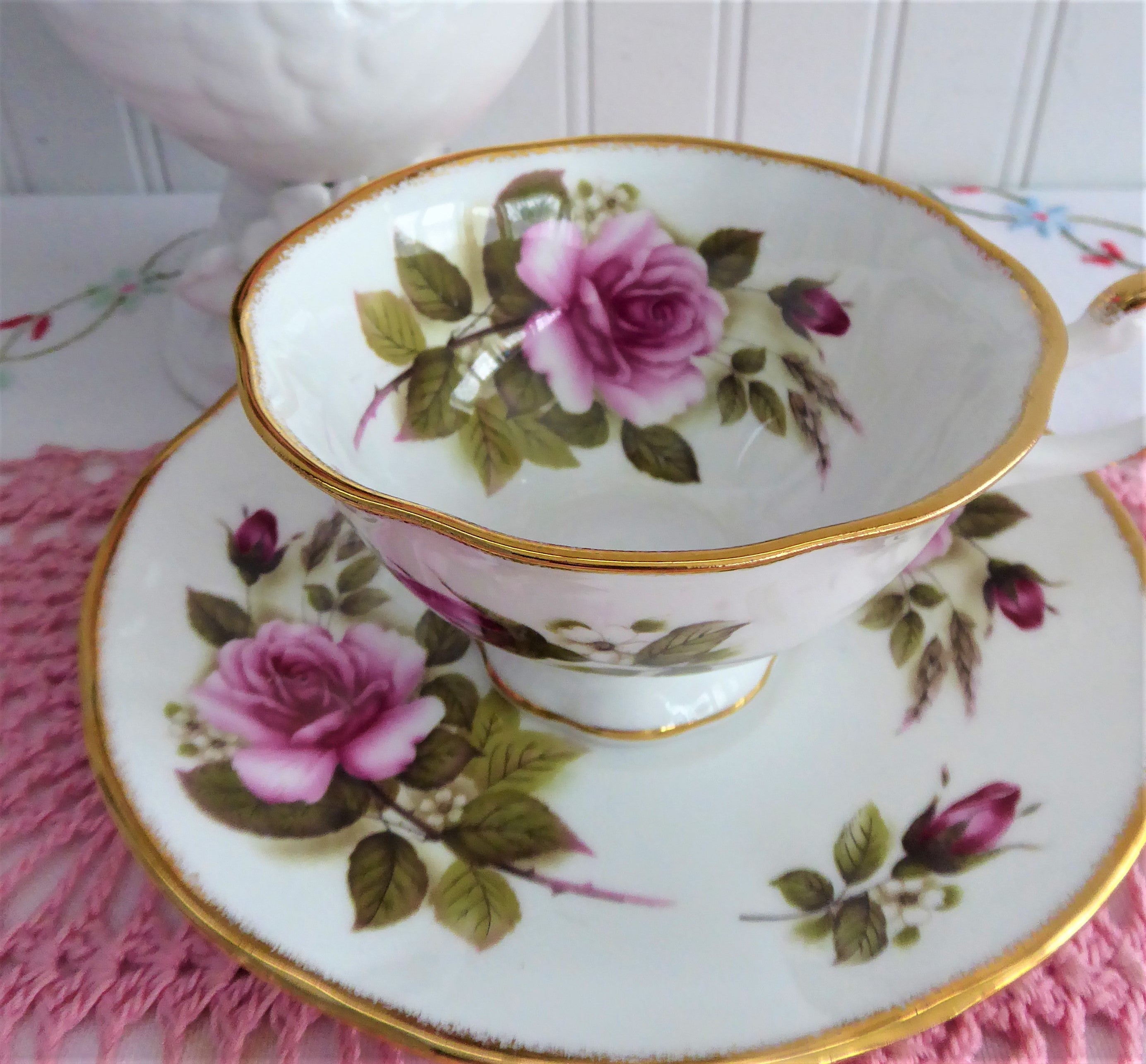 Vintage 1980s English Bone China Pink Burgundy Roses Cup and Saucer Set - Elegant Tea Cup for Afternoon Tea, Bridal Shower Gift, or Royal Collection Display