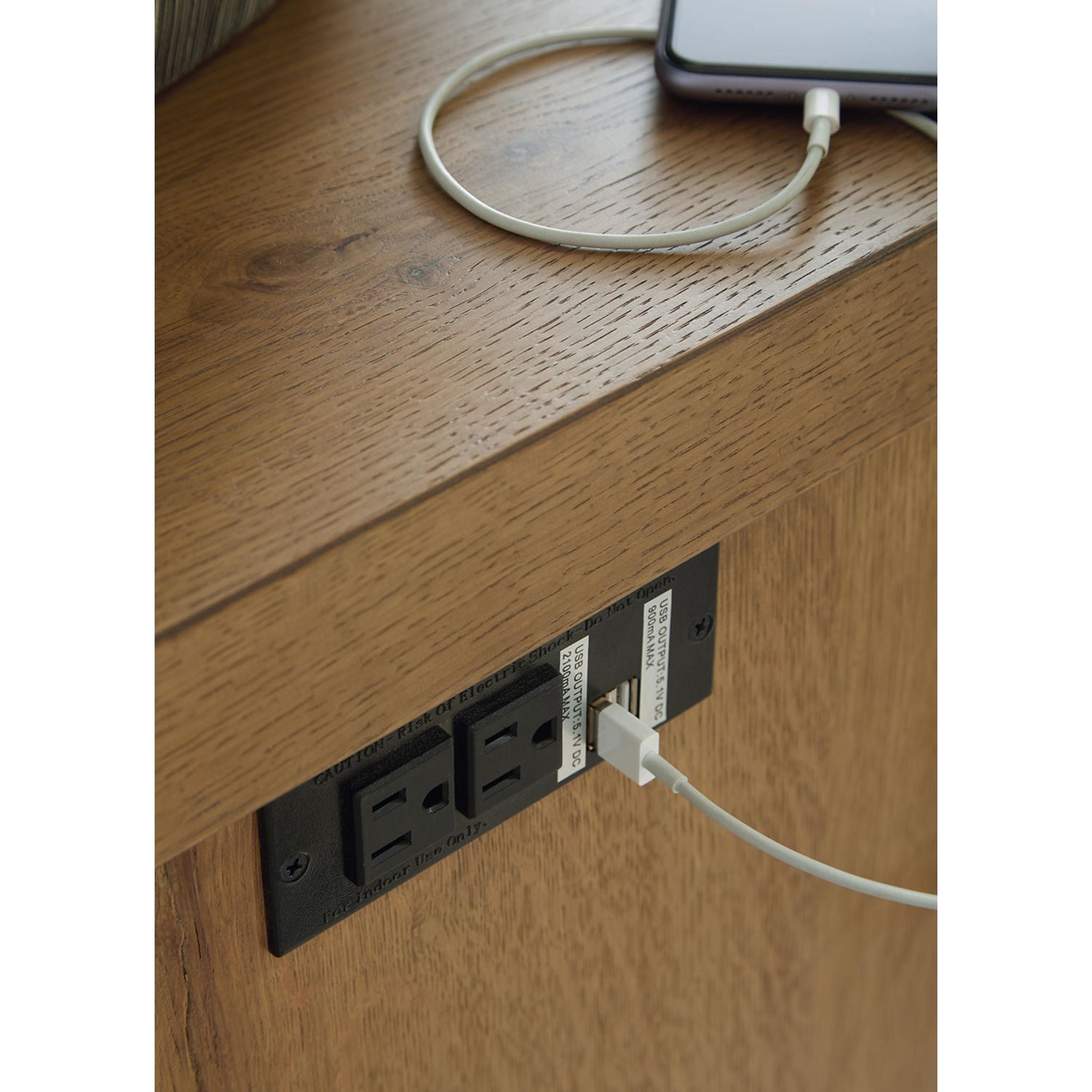 Brinstead Chair Side End Table - Light Brown Wood Nightstand for Living Room, Bedroom, or Office - Perfect for Holding Lamps, Books, and Drinks