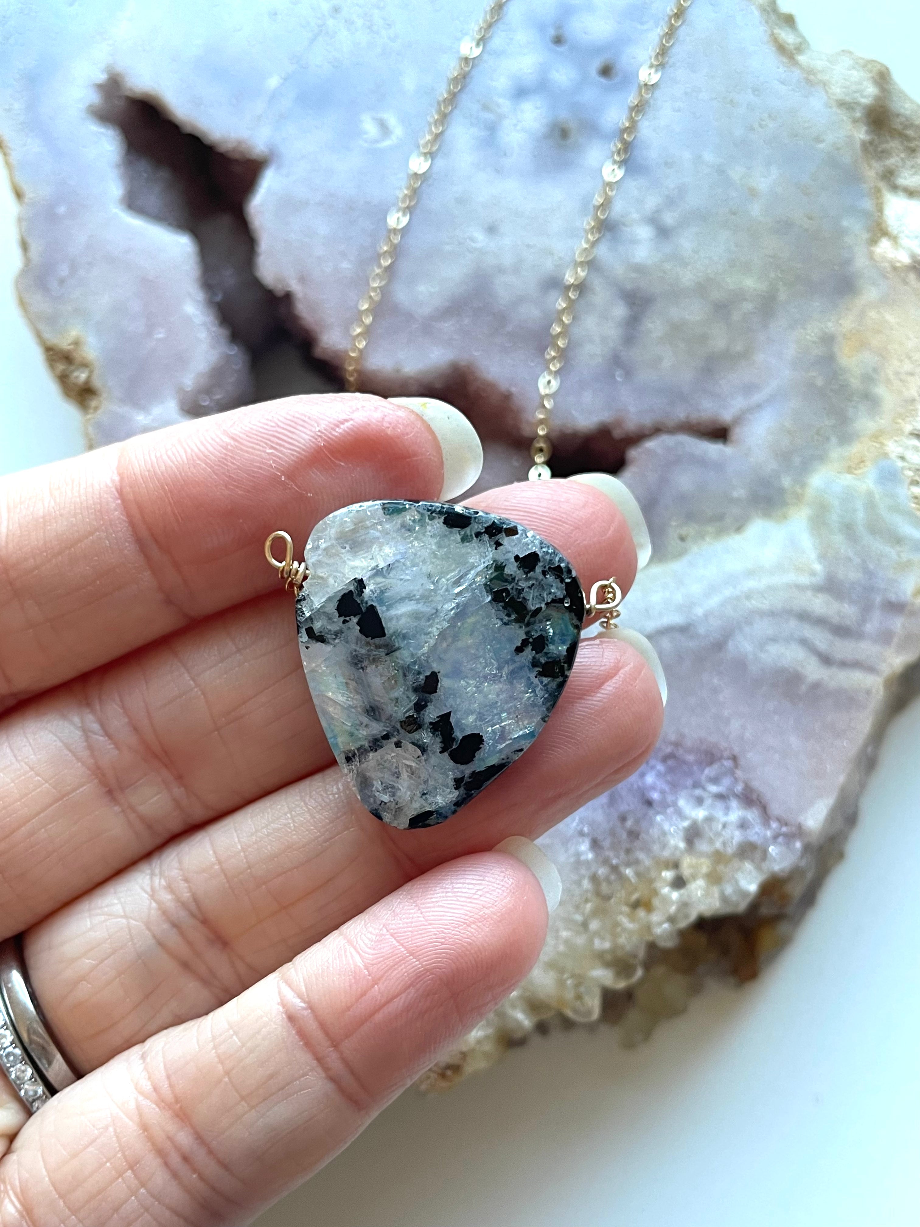 Moonstone Pendant Necklace - 14K Gold Filled Jewelry for Women - Elegant Healing Crystal Necklace for Everyday Wear & Special Occasions