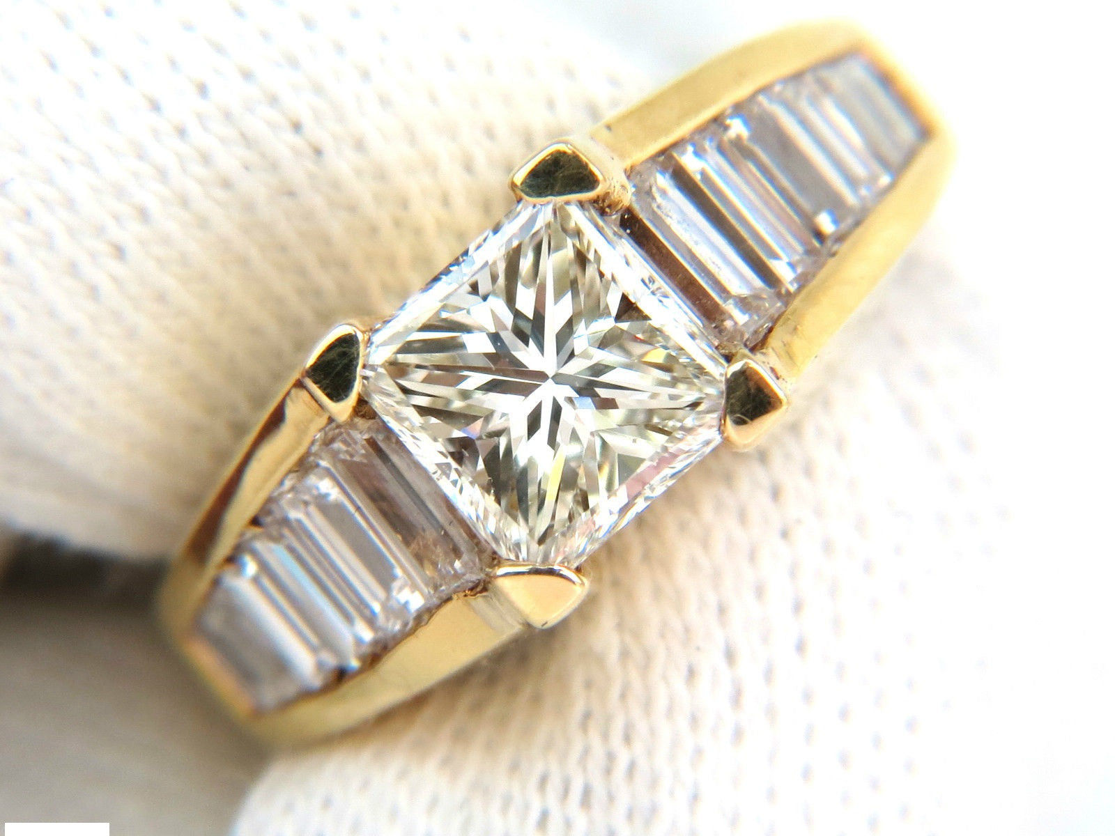 2.90CT 18KT Princess Cut Diamond Ring with Baguette Side Stones - Modern Art Deco Style for Engagement, Wedding & Anniversary Gifts