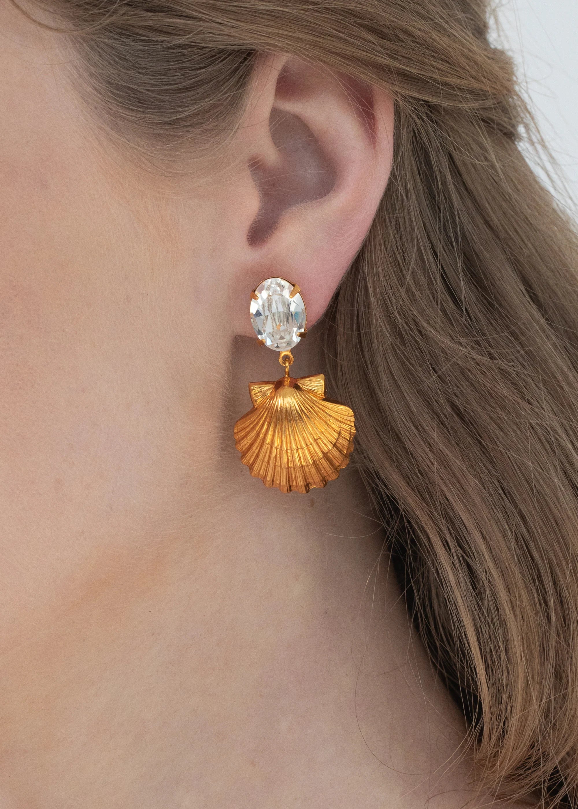 Diamond Capesante Earrings for Women - Elegant Scallop Shell Jewelry for Parties & Weddings