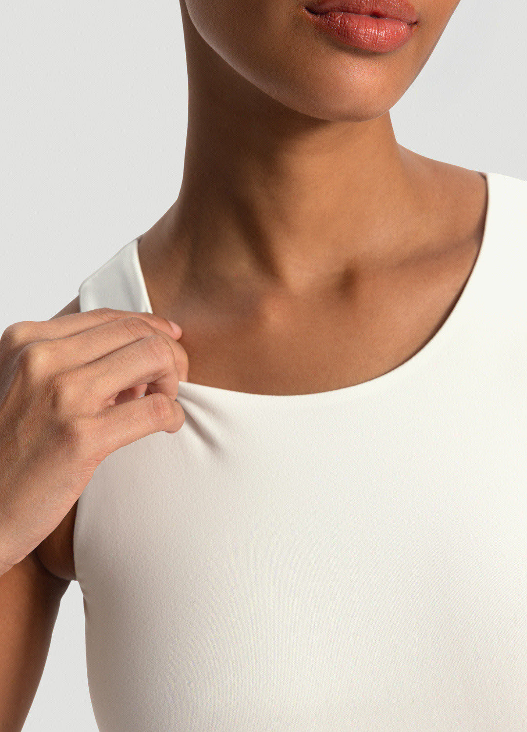 High Neck Cropped Tank Top for Women - Breathable Summer Workout Tops - Yoga, Running & Gym Fitness Apparel