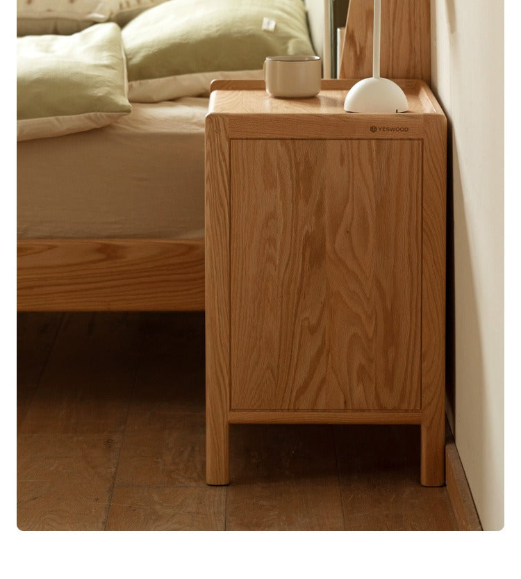 Solid Oak Wood Nightstand - Modern Nordic Style Bedside Table for Bedroom, Living Room, or Office