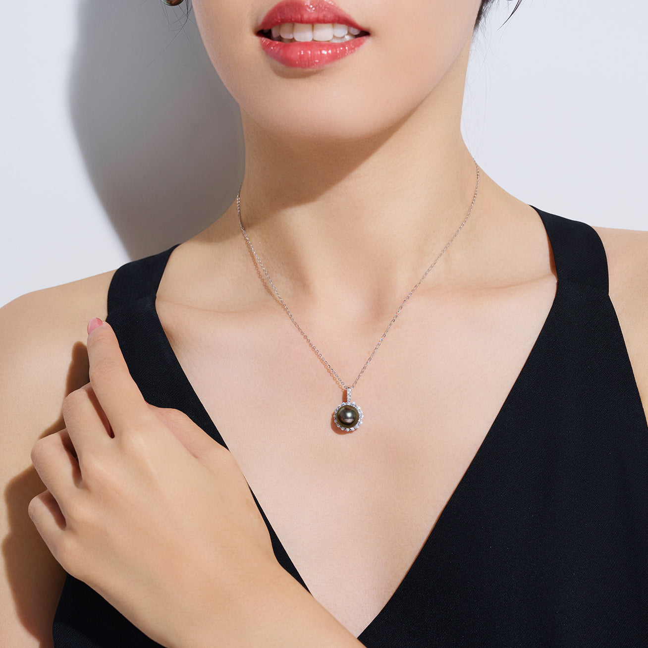 18K Solid Gold Tahitian Pearl Necklace - Genuine Saltwater Cultured Pearl Jewelry for Women, Elegant Gift for Wedding, Anniversary & Special Occasions