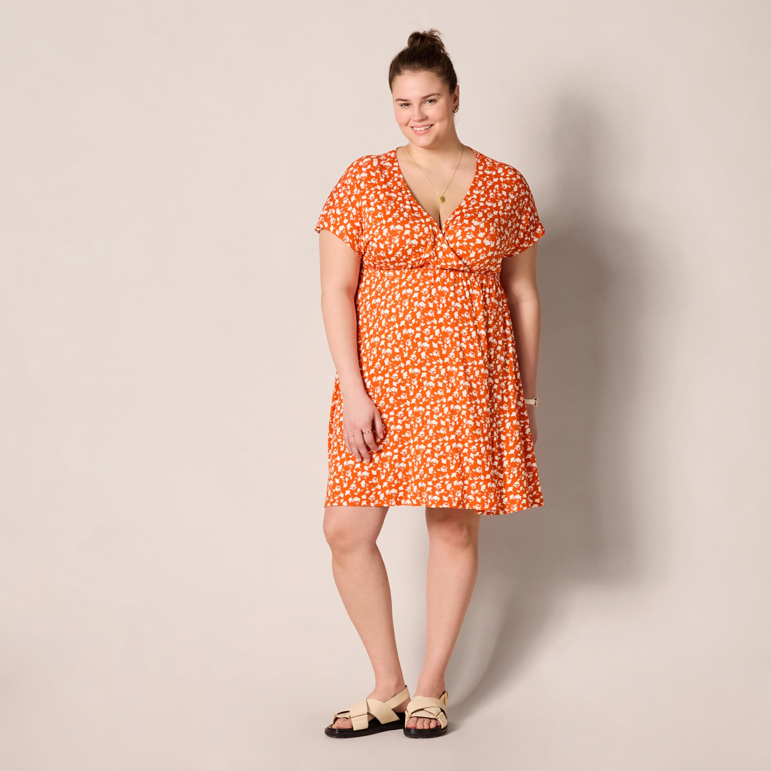 Amazon Essentials Women's Surplice Dress - Flattering Wrap Style, Plus Size Options, Casual & Formal Wear for Office, Date Night & Special Occasions
