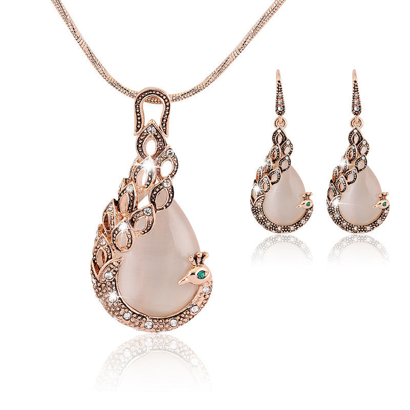 Exquisite Peacock Jewelry Set for Women - Elegant Necklace, Earrings & Bracelet - Perfect for Parties, Weddings & Special Occasions