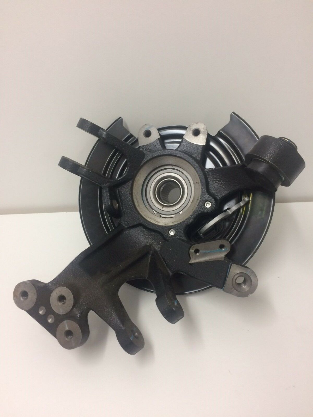 Genuine Ford Falcon BA BF FG IRS Rear Right Knuckle Hub Bearing Assembly - Replacement Part for Smooth Driving & Enhanced Vehicle Performance