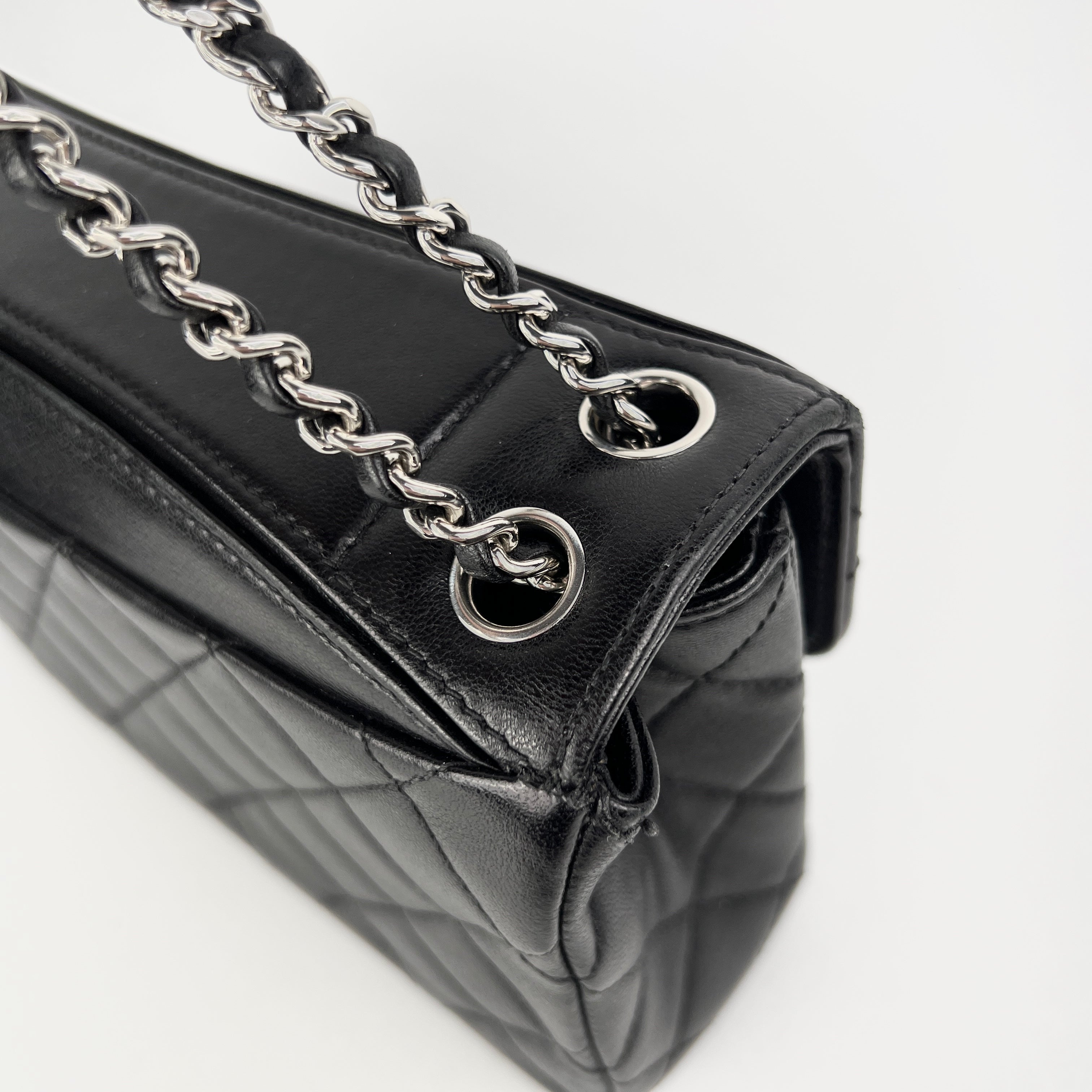 Chanel Seasonal Flap Bag Black Lambskin Leather 22 Series - Luxury Designer Handbag for Women, Perfect for Parties & Evening Events