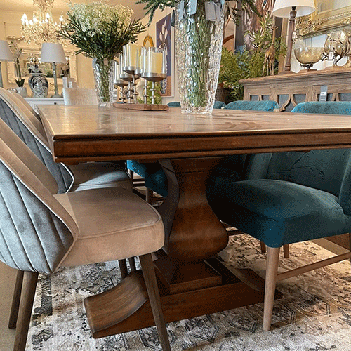 Columbia Extendable Dining Table - 7ft/8.5ft/10ft (2.1m/2.6m/3.1m) - Solid Wood Expandable Table for Large Families & Entertaining - Perfect for Dining Rooms, Kitchens & Open Concept Spaces