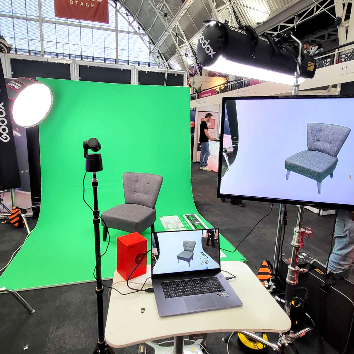 EasiFrame V2 Portable Curved Cyclorama Background Kit - Self-Supporting Infinity Cove for Video & Photography | Chroma Key Green Screen | Perfect for YouTube, TikTok & Product Shoots