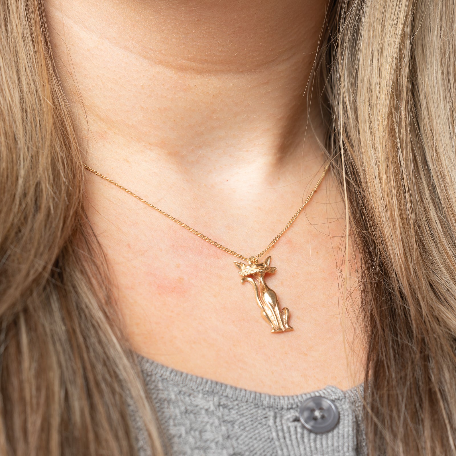 10K Yellow Gold Siamese Cat Charm Pendant - Elegant Jewelry Gift for Cat Lovers - Perfect for Necklaces, Bracelets & Special Occasions