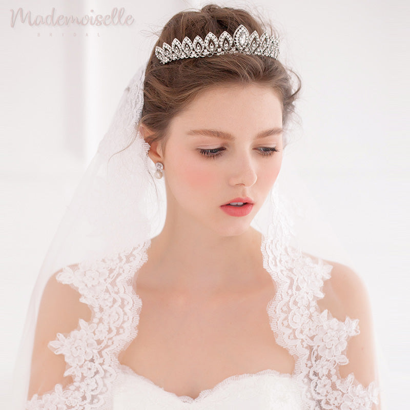 Elegant Crystal Arches Tiara for Women - Sparkling Bridal Headpiece for Weddings, Prom, and Special Occasions
