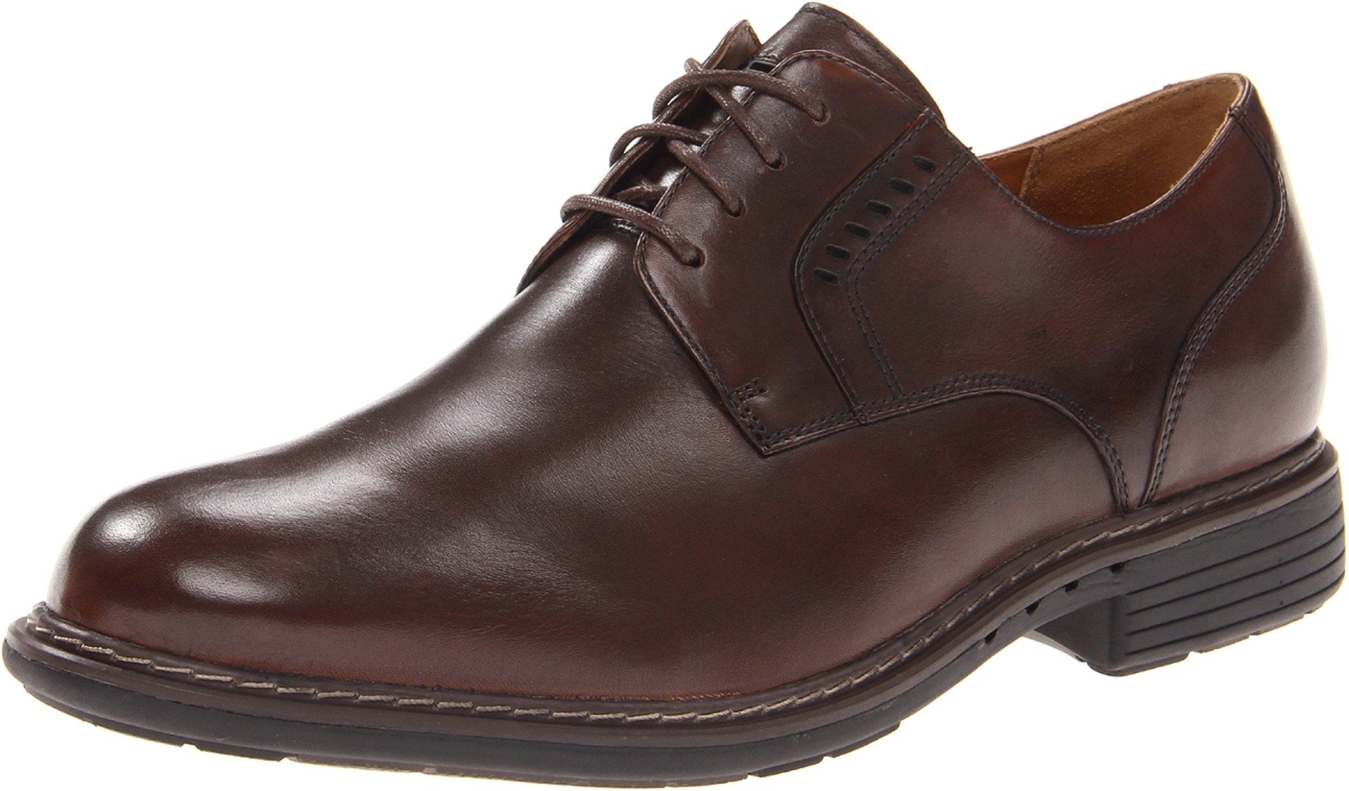 Clarks Men's Un Walk Comfortable Walking Shoes for Casual & Outdoor Use - Lightweight & Durable Sneakers for Everyday Wear, Travel, and Hiking