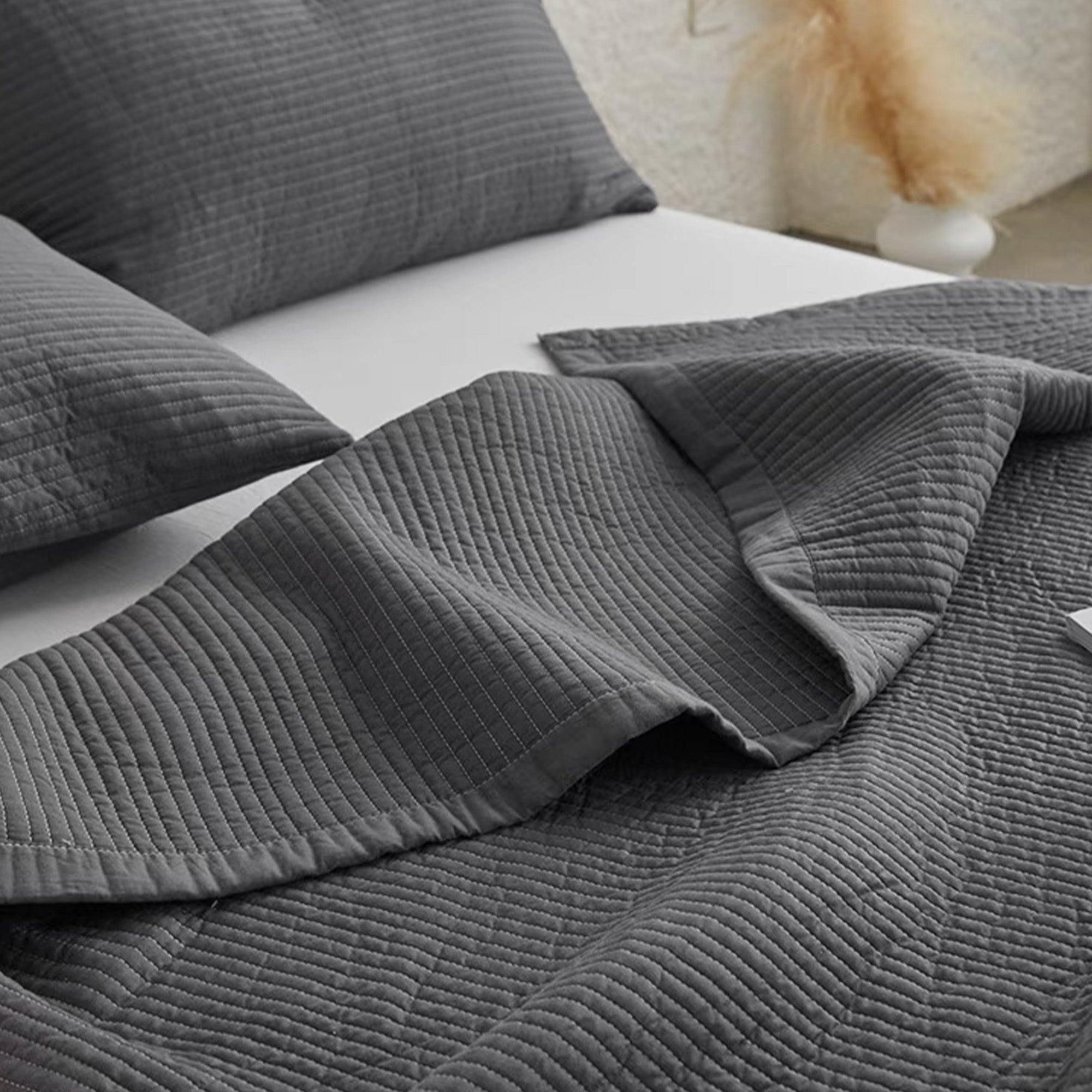 Pure Comfort Minimalist Quilt Set - Soft Breathable Bedding for All Seasons | Perfect for Home, Dorm, Guest Room & Airbnb