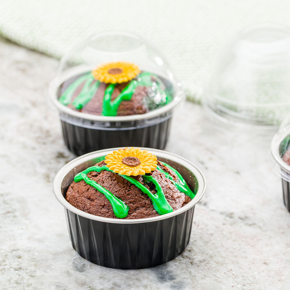 4 oz Round Black Aluminum Baking Cups with Plastic Dome Lids - 3.25
