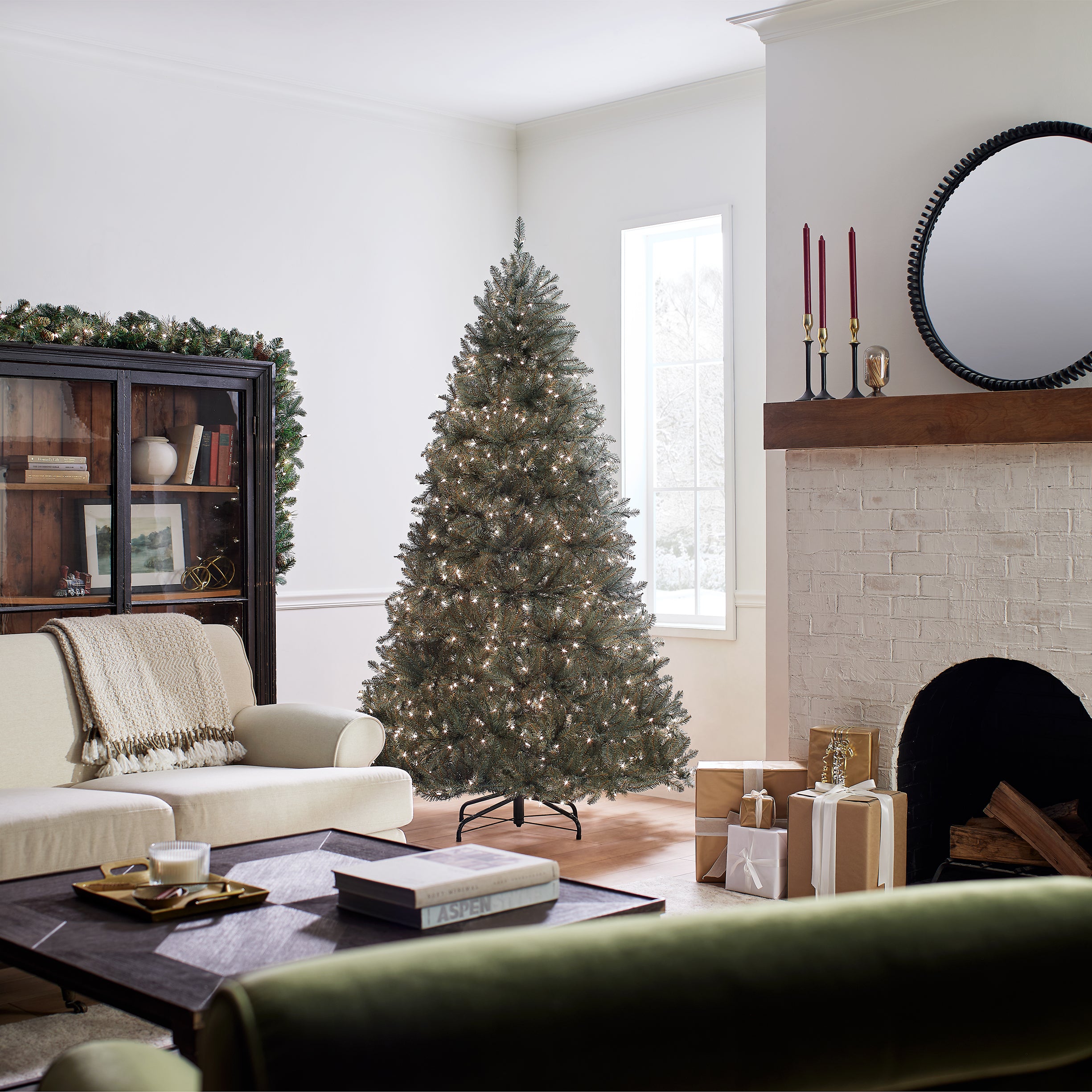 7.5 ft Pre-Lit Dunhill Fir Artificial Christmas Tree with 600 Clear LED Lights - Perfect for Home, Office, and Holiday Decorations
