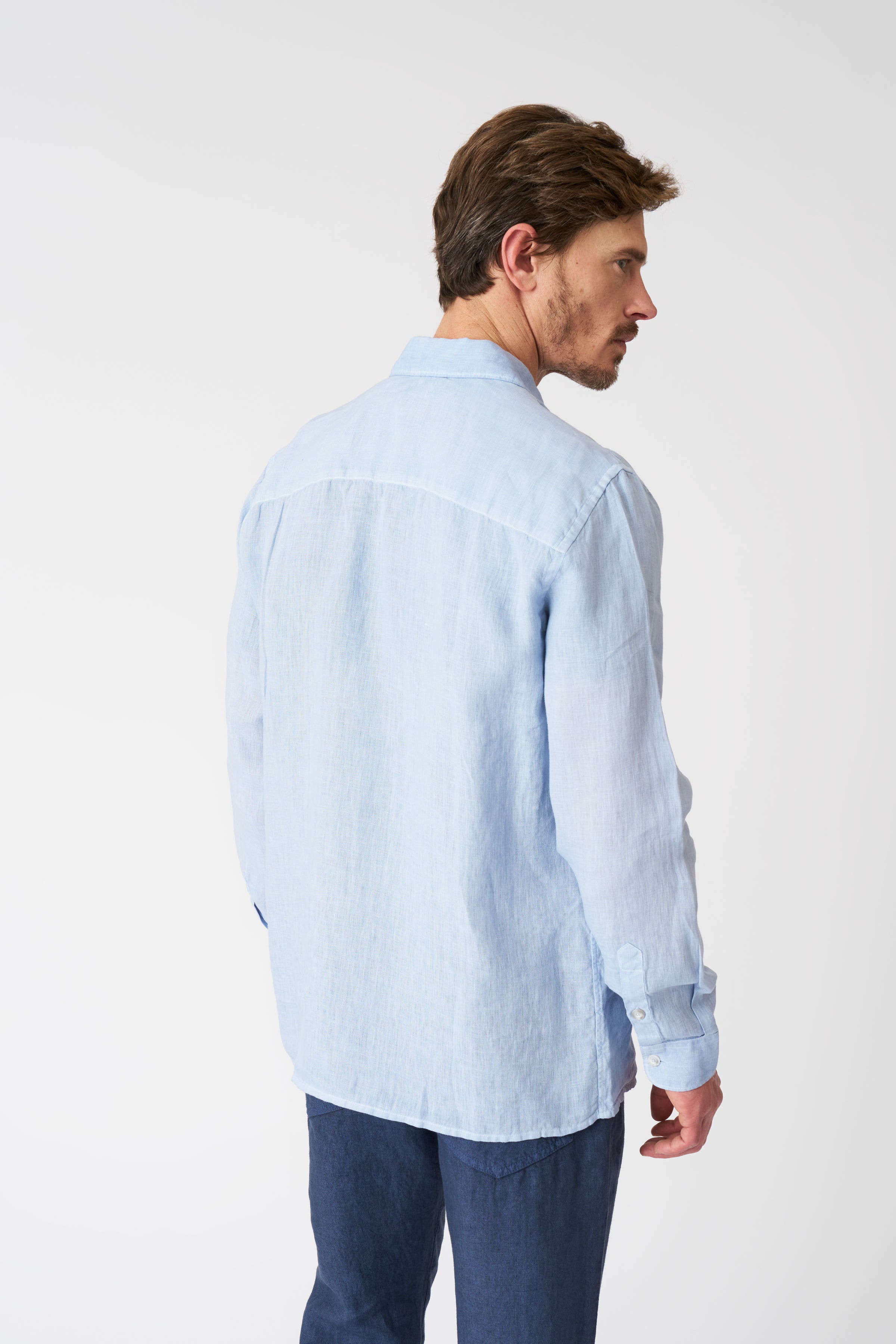 Men's Casual Regular Fit Shirt with Patch Pockets - Comfortable Button Down Shirt for Office, Travel & Everyday Wear